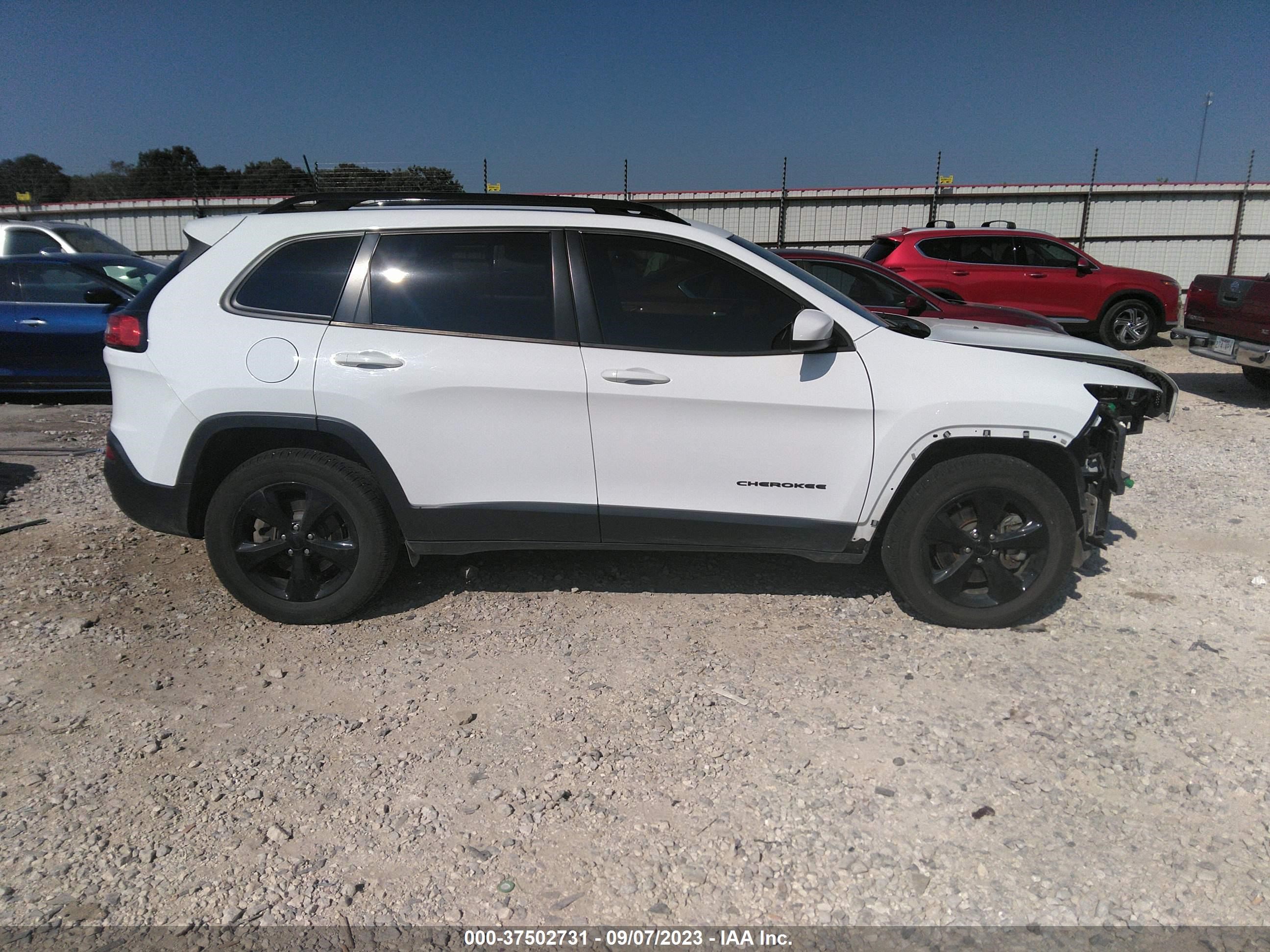 Photo 13 VIN: 1C4PJMCB7JD506189 - JEEP CHEROKEE 