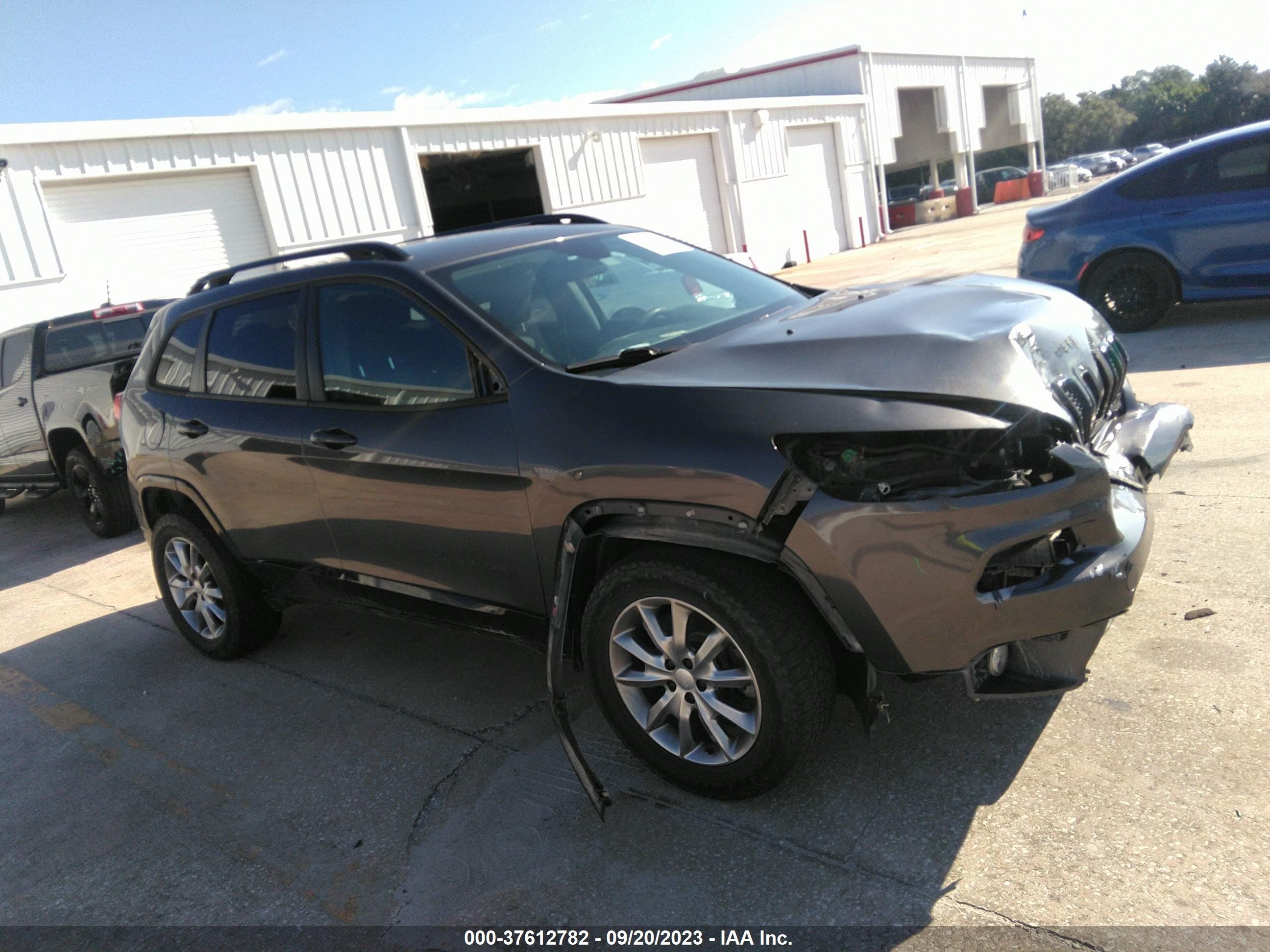 Photo 13 VIN: 1C4PJMCB7JD599067 - JEEP CHEROKEE 