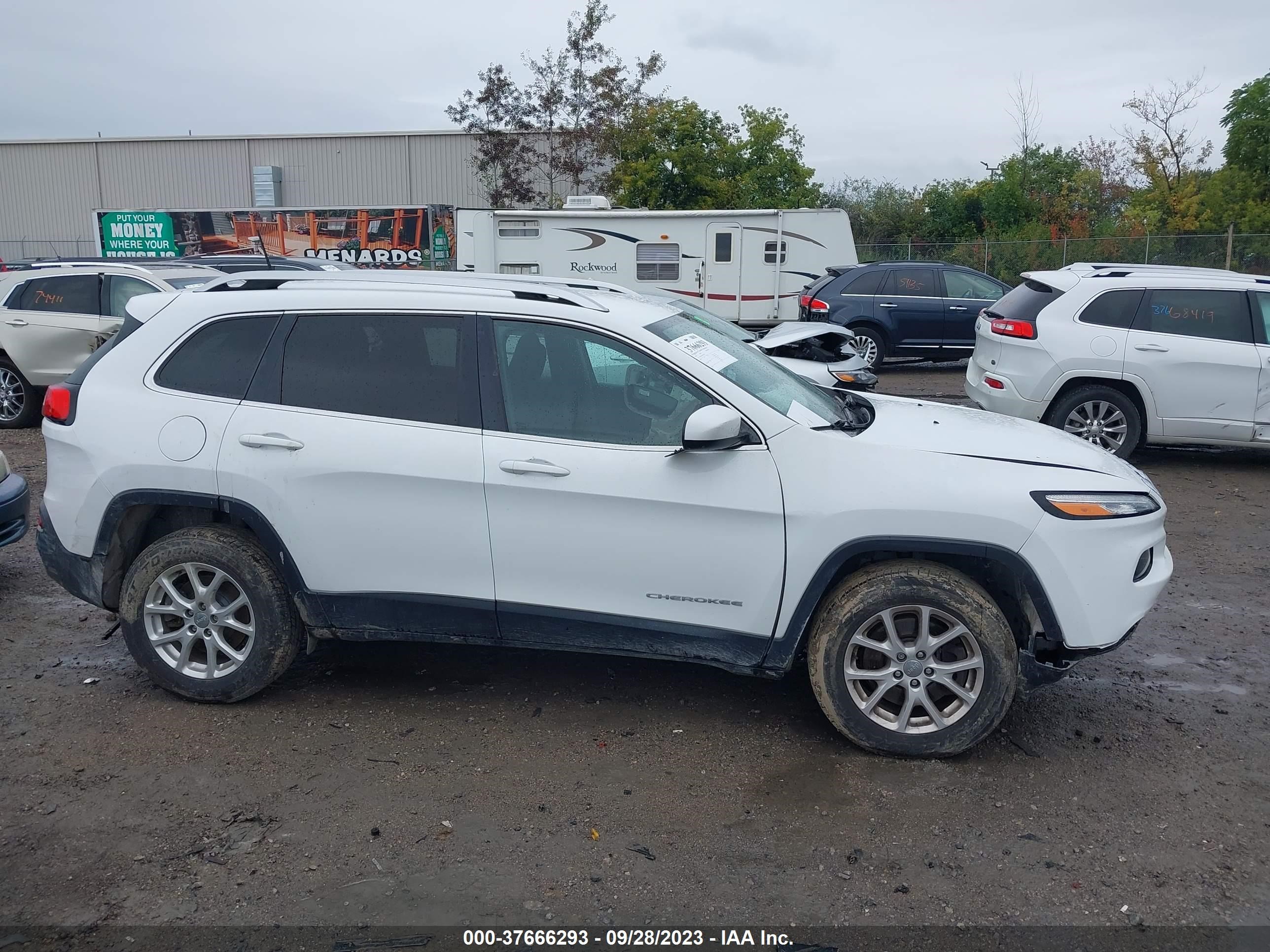 Photo 12 VIN: 1C4PJMCB8GW252957 - JEEP CHEROKEE 