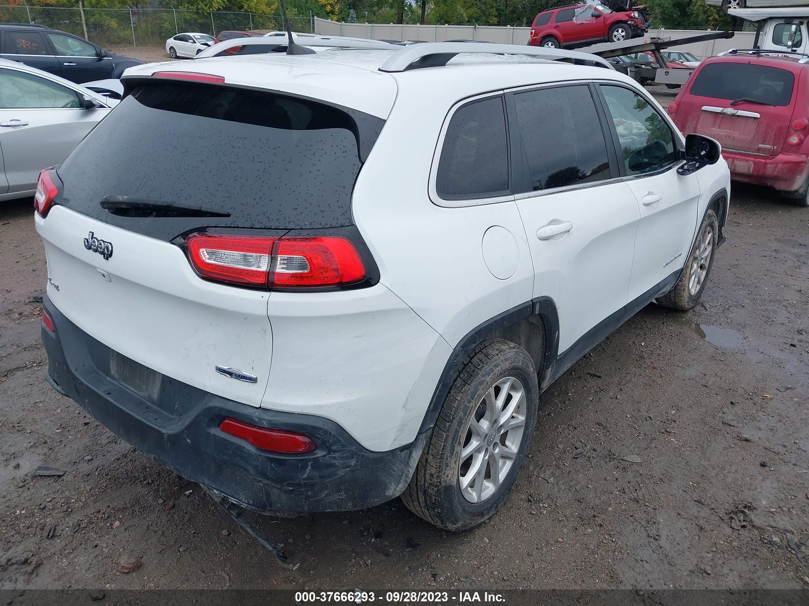 Photo 3 VIN: 1C4PJMCB8GW252957 - JEEP CHEROKEE 