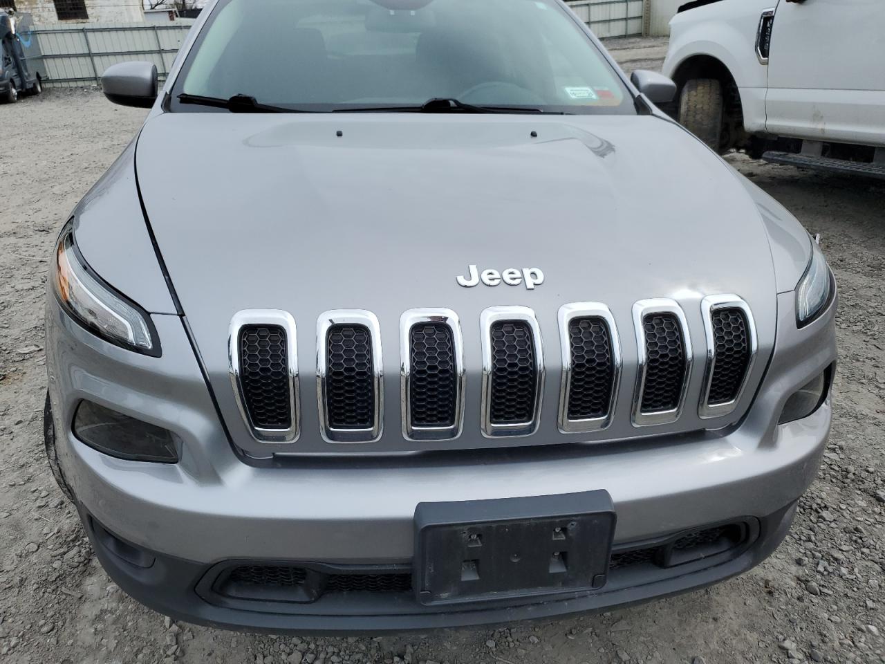 Photo 11 VIN: 1C4PJMCB8GW340942 - JEEP GRAND CHEROKEE 