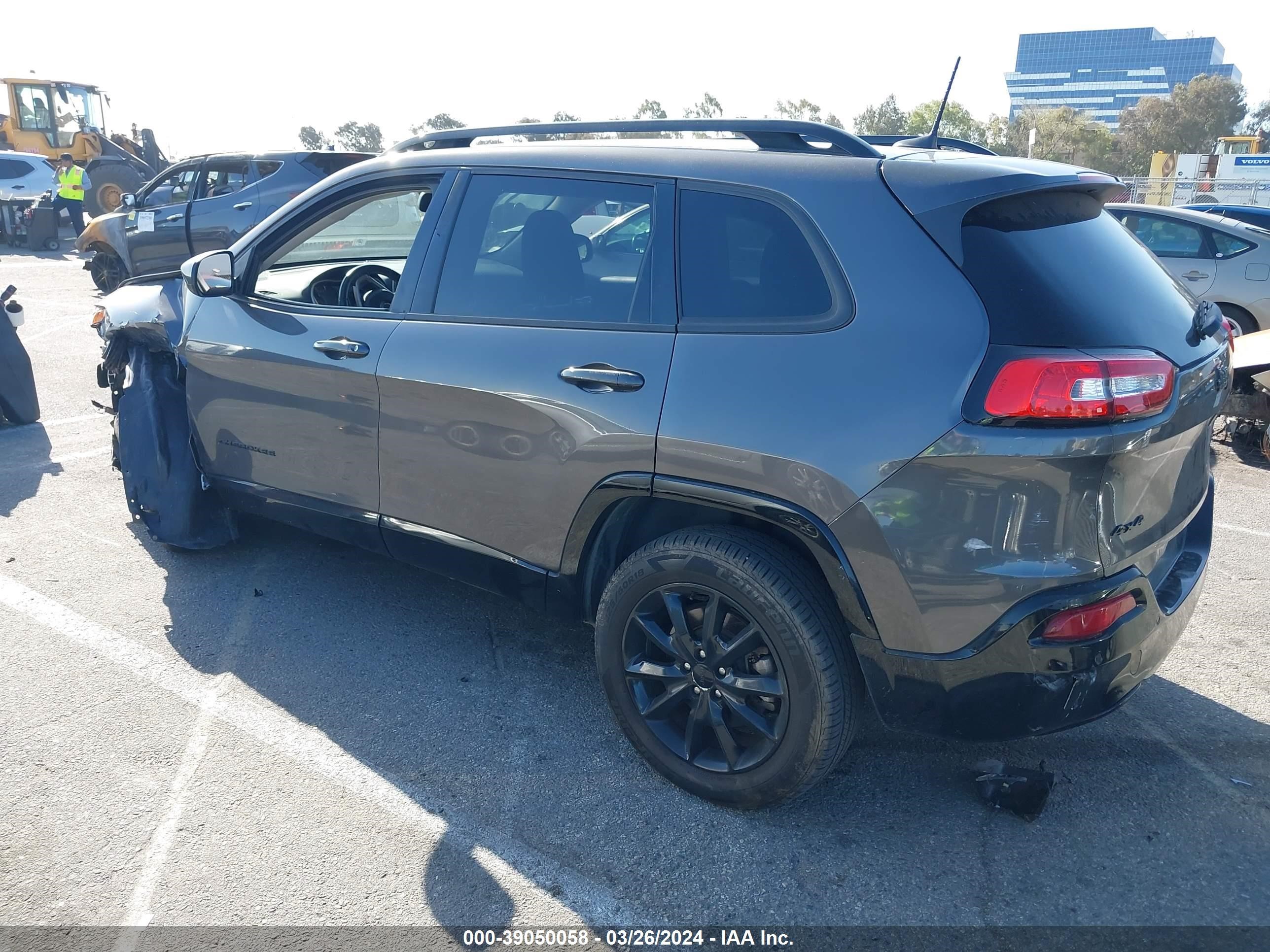 Photo 2 VIN: 1C4PJMCB8JD611274 - JEEP CHEROKEE 