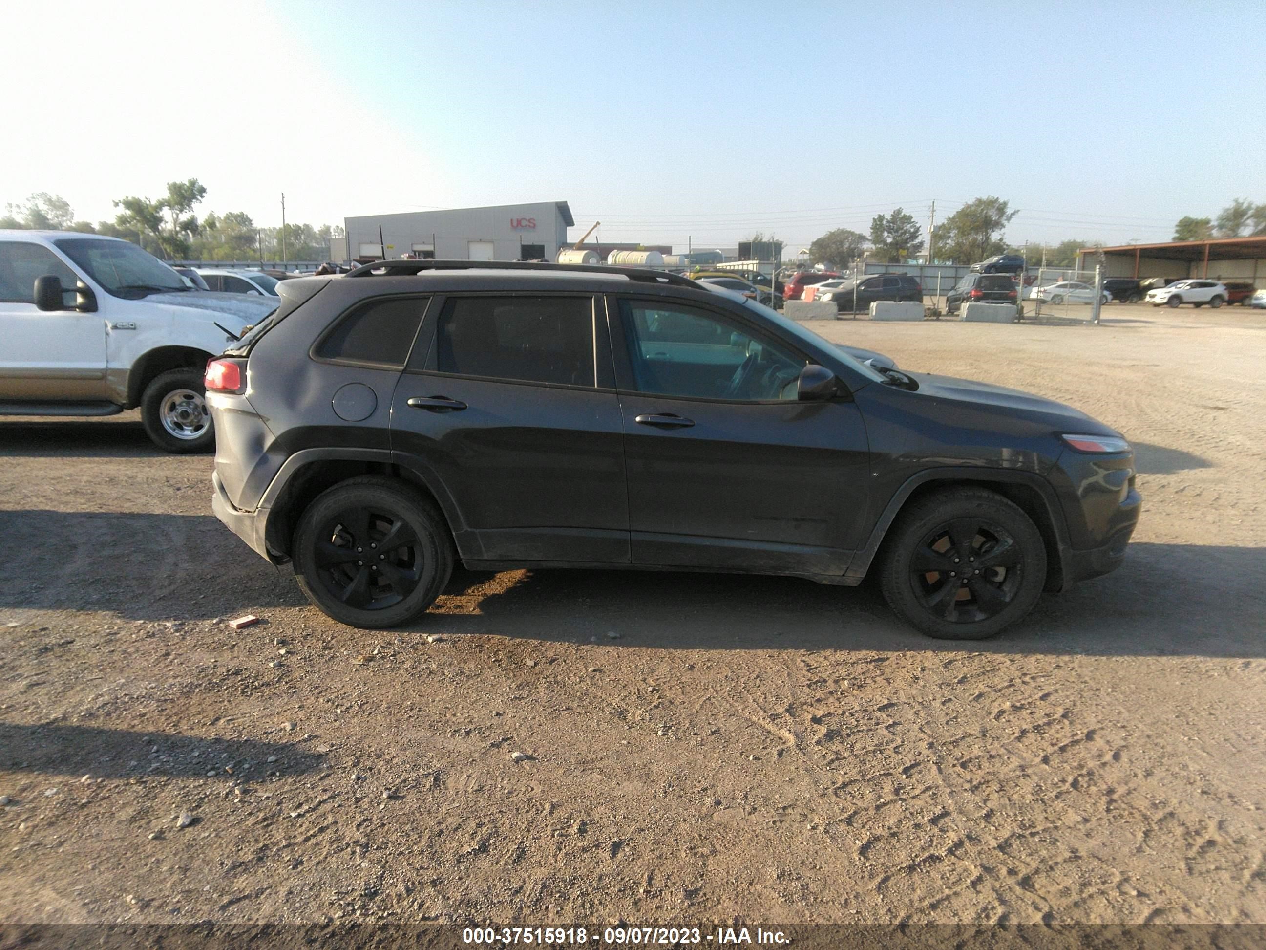 Photo 12 VIN: 1C4PJMCB9GW231082 - JEEP CHEROKEE 