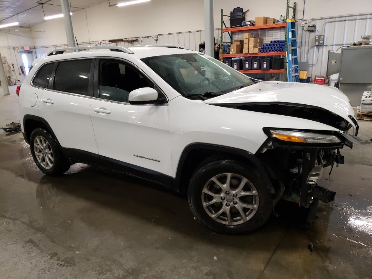 Photo 3 VIN: 1C4PJMCB9GW313250 - JEEP GRAND CHEROKEE 