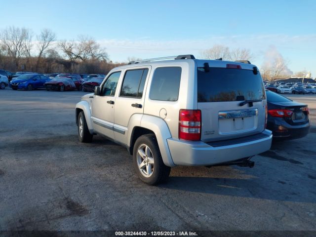 Photo 2 VIN: 1C4PJMCK3CW133420 - JEEP LIBERTY 