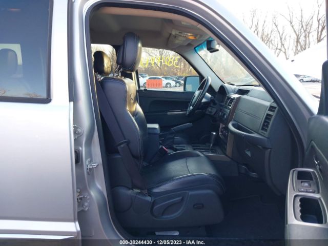 Photo 4 VIN: 1C4PJMCK3CW133420 - JEEP LIBERTY 