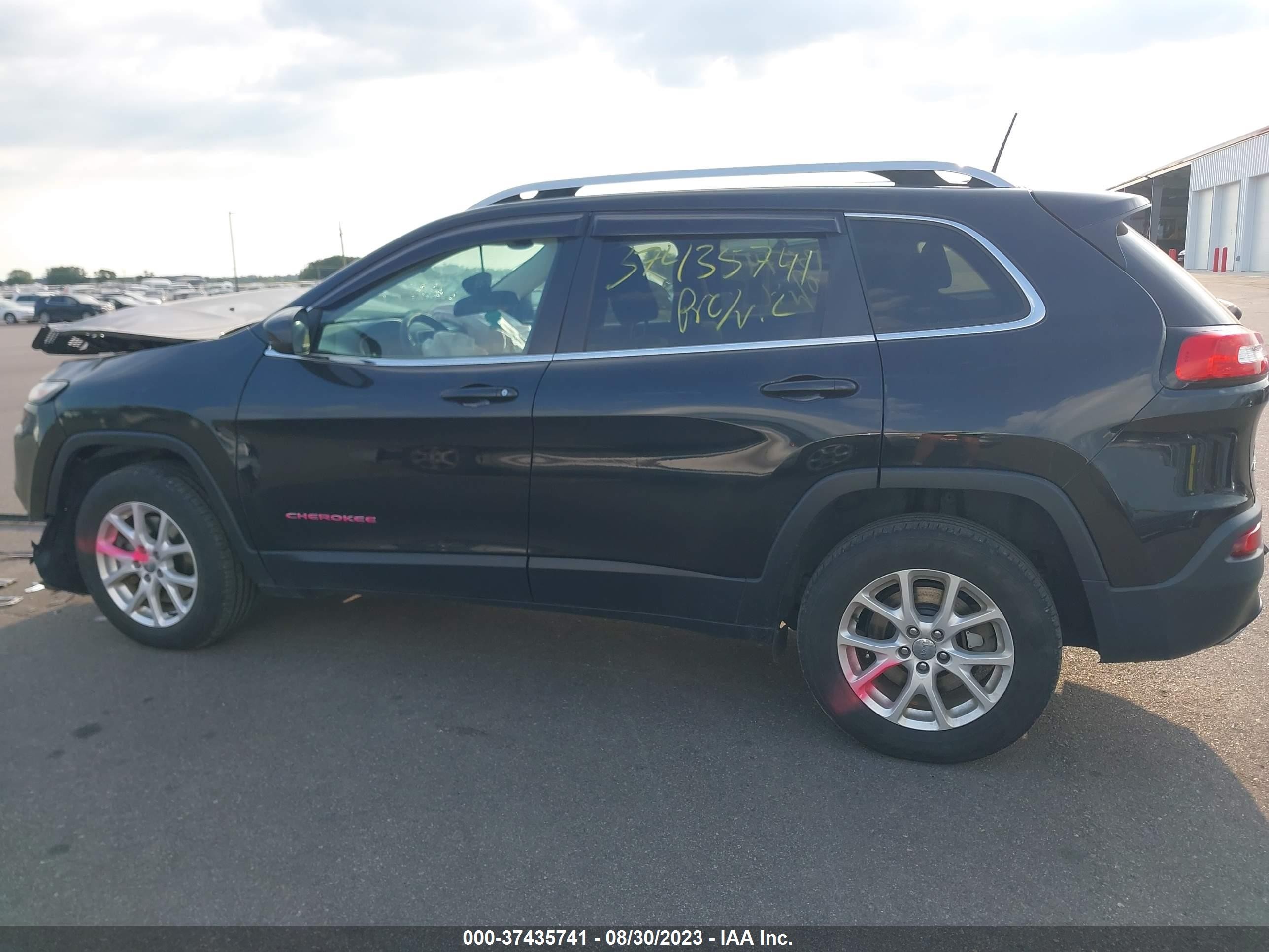 Photo 13 VIN: 1C4PJMCS1GW211392 - JEEP CHEROKEE 