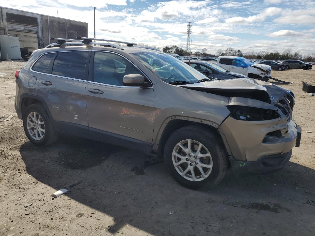 Photo 3 VIN: 1C4PJMCS2GW310836 - JEEP GRAND CHEROKEE 