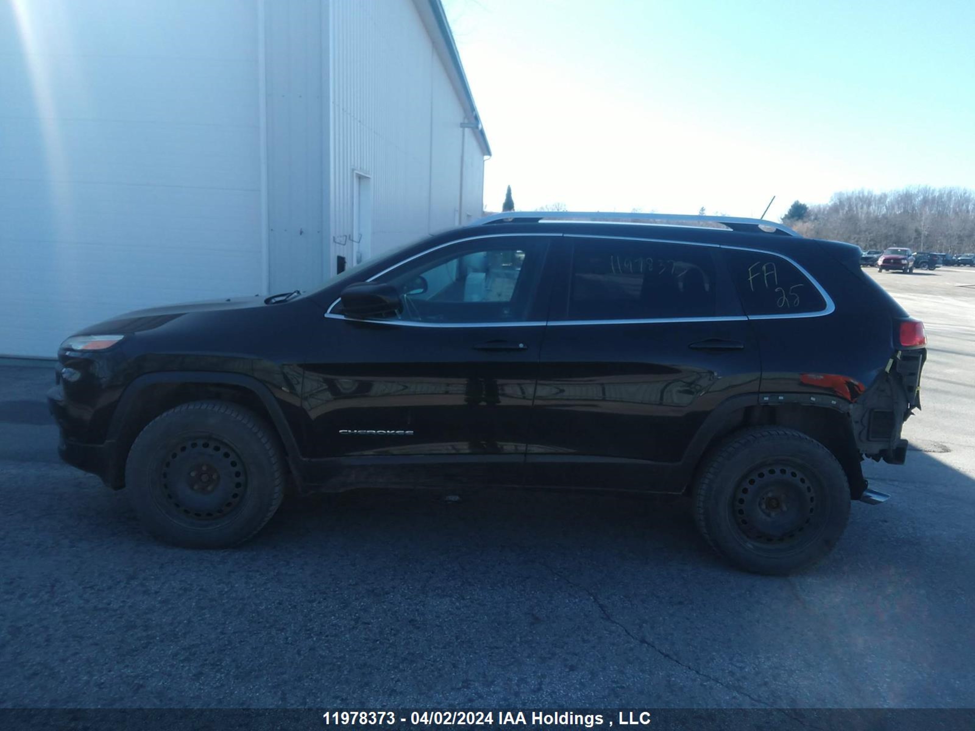 Photo 14 VIN: 1C4PJMCS3EW253320 - JEEP CHEROKEE 