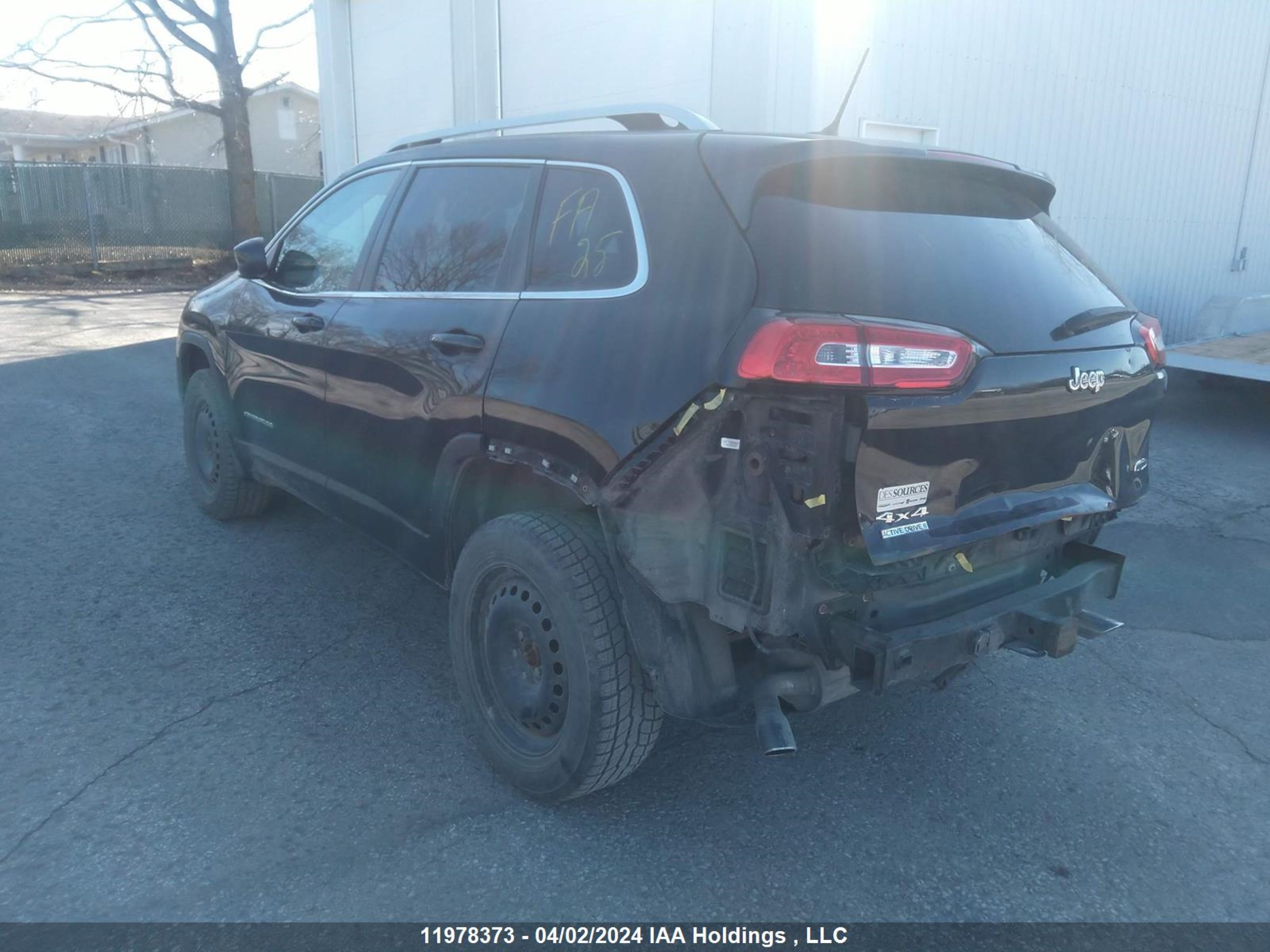 Photo 2 VIN: 1C4PJMCS3EW253320 - JEEP CHEROKEE 