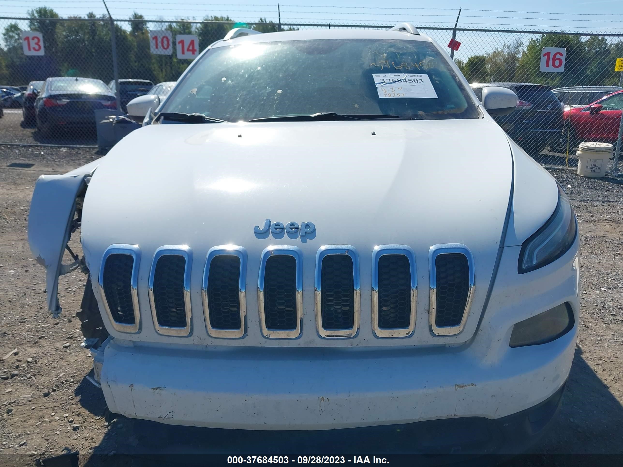 Photo 11 VIN: 1C4PJMCS3FW564781 - JEEP CHEROKEE 