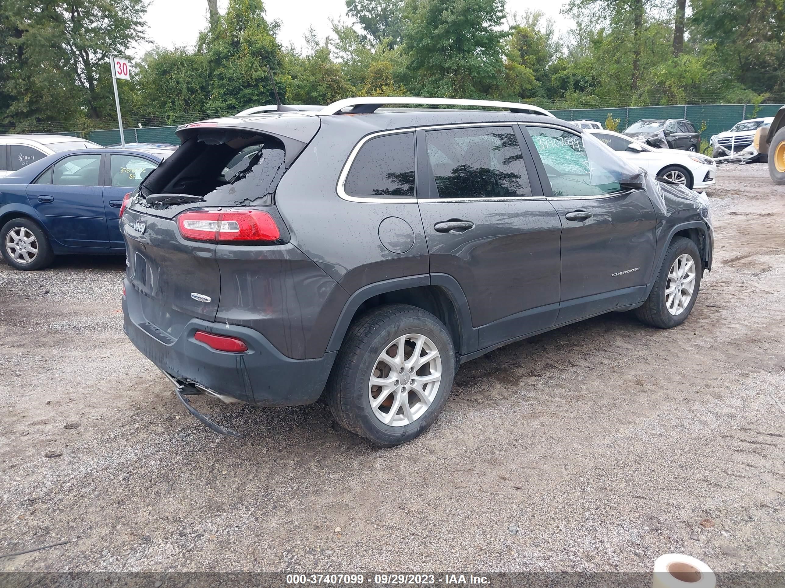 Photo 3 VIN: 1C4PJMCS3GW175608 - JEEP CHEROKEE 