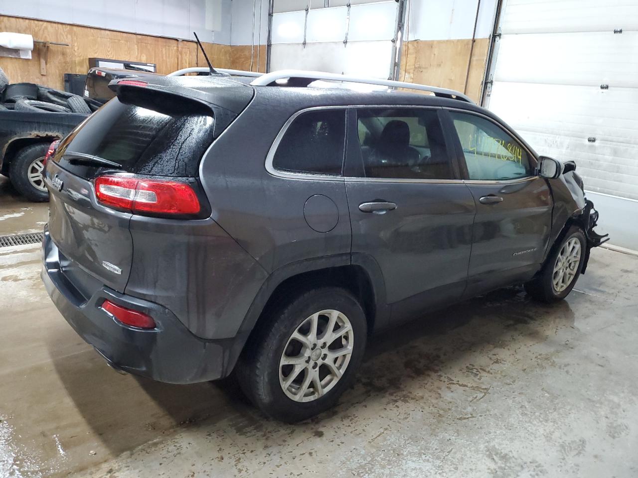 Photo 2 VIN: 1C4PJMCS4EW146857 - JEEP GRAND CHEROKEE 