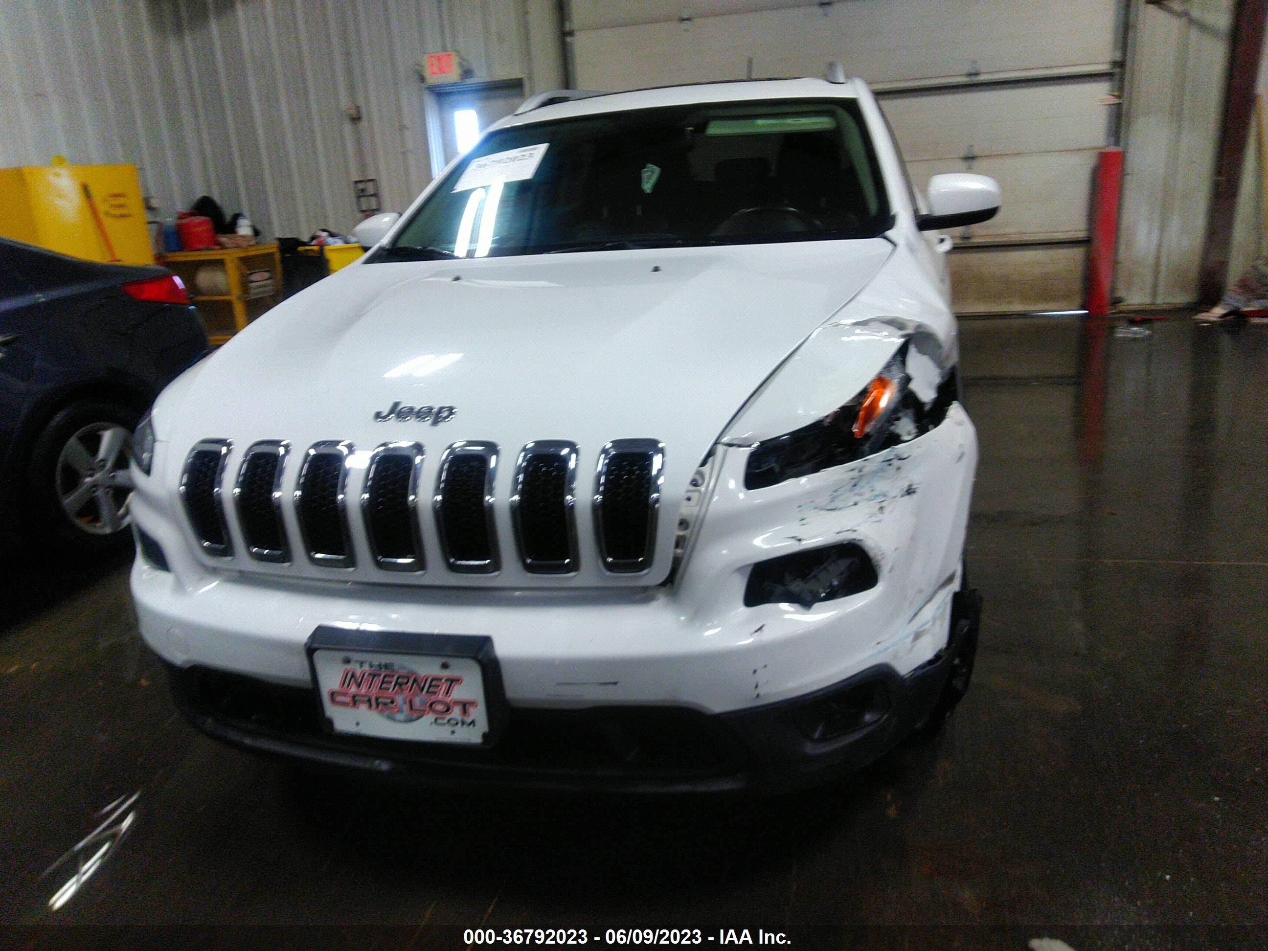 Photo 11 VIN: 1C4PJMCS4FW599605 - JEEP CHEROKEE 