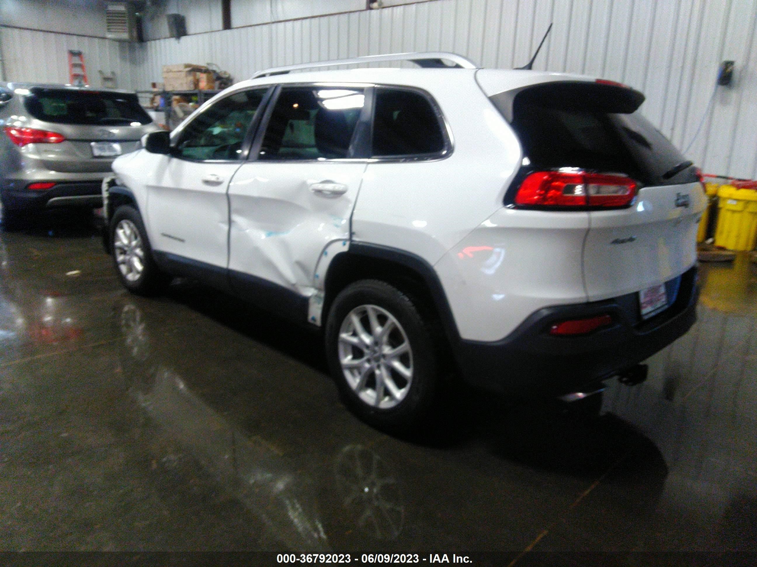 Photo 2 VIN: 1C4PJMCS4FW599605 - JEEP CHEROKEE 