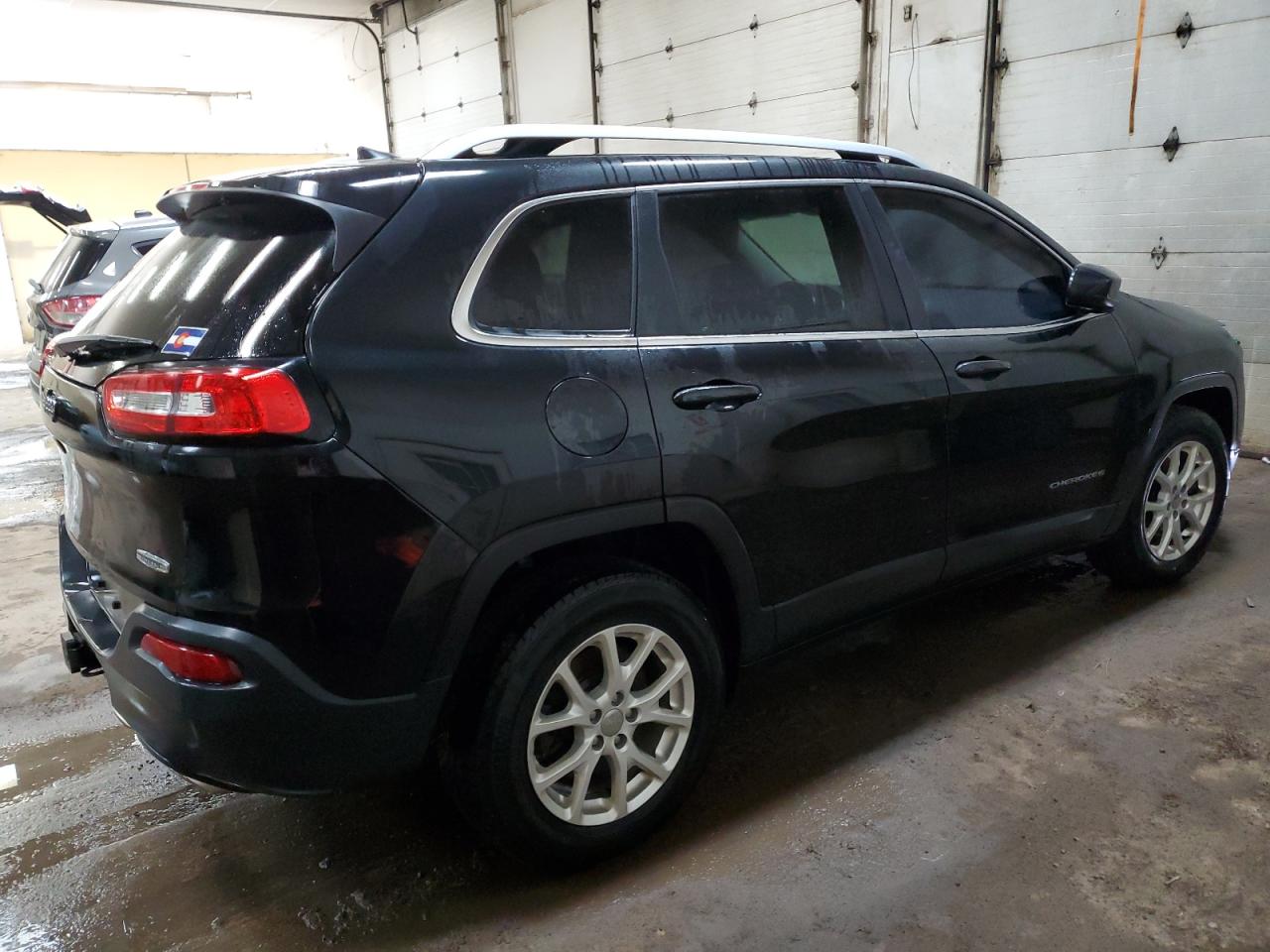 Photo 2 VIN: 1C4PJMCS4GW284563 - JEEP GRAND CHEROKEE 