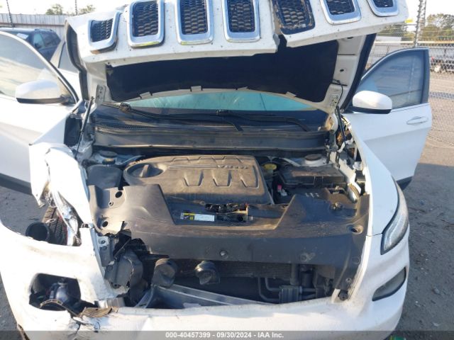 Photo 9 VIN: 1C4PJMCS4GW327847 - JEEP CHEROKEE 