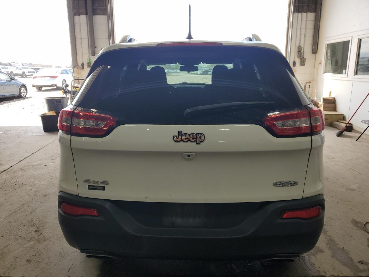 Photo 5 VIN: 1C4PJMCS6GW360512 - JEEP GRAND CHEROKEE 