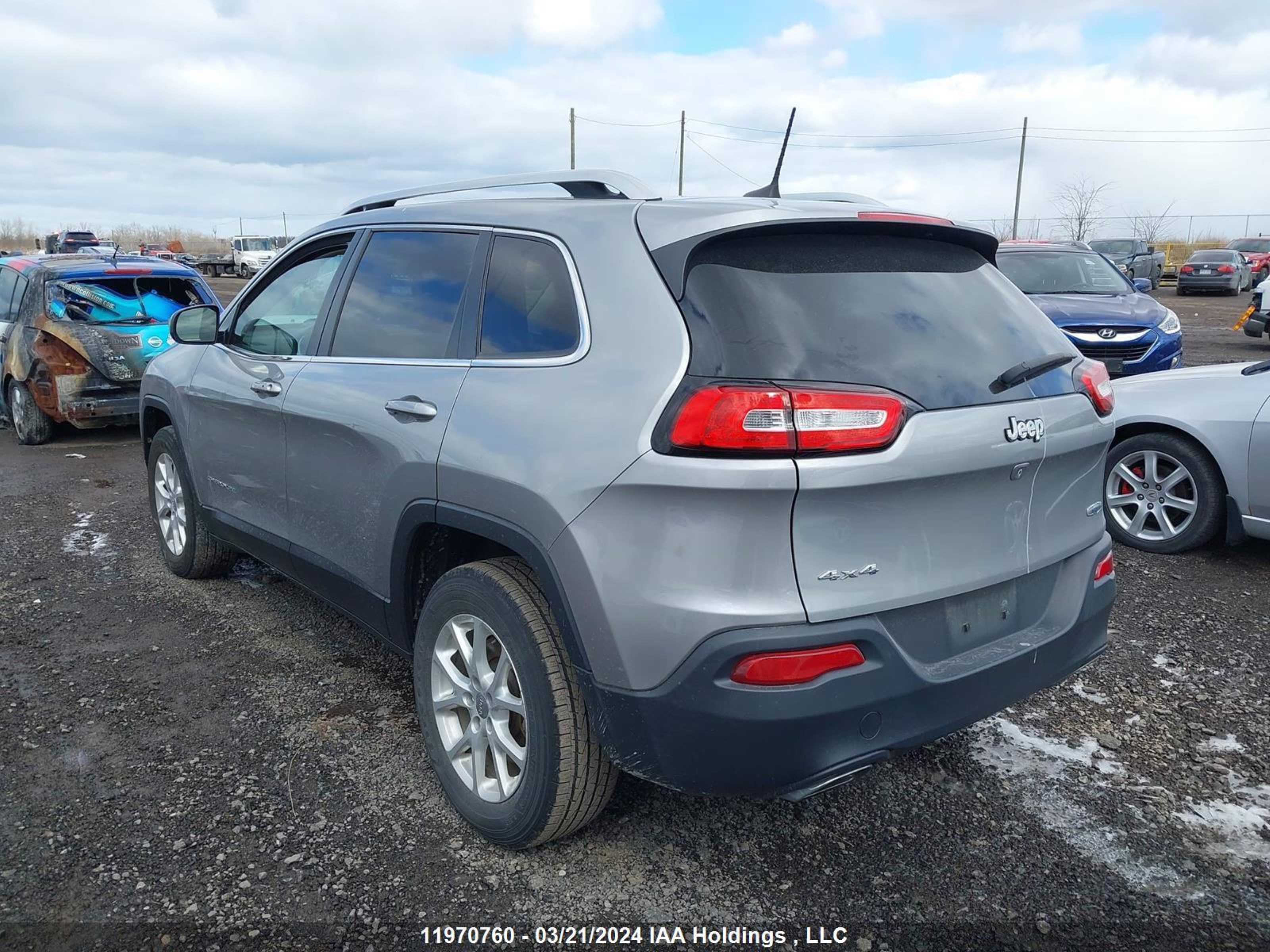 Photo 2 VIN: 1C4PJMCS7GW337224 - JEEP CHEROKEE 