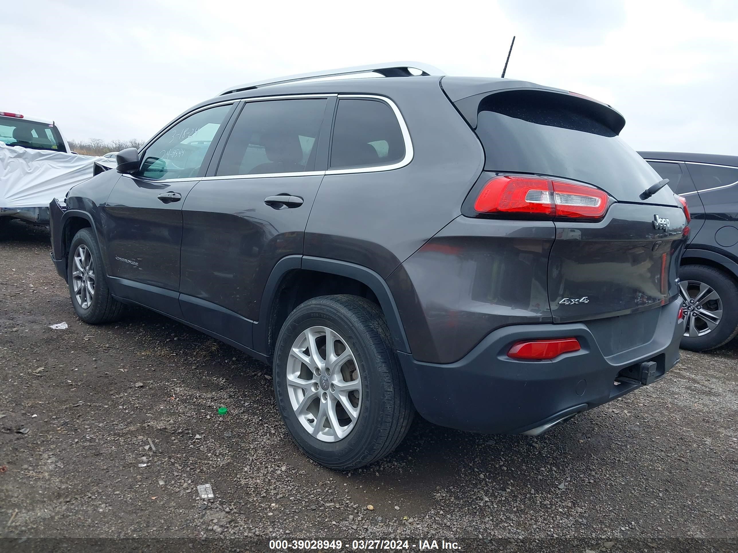 Photo 2 VIN: 1C4PJMCS8GW132141 - JEEP CHEROKEE 