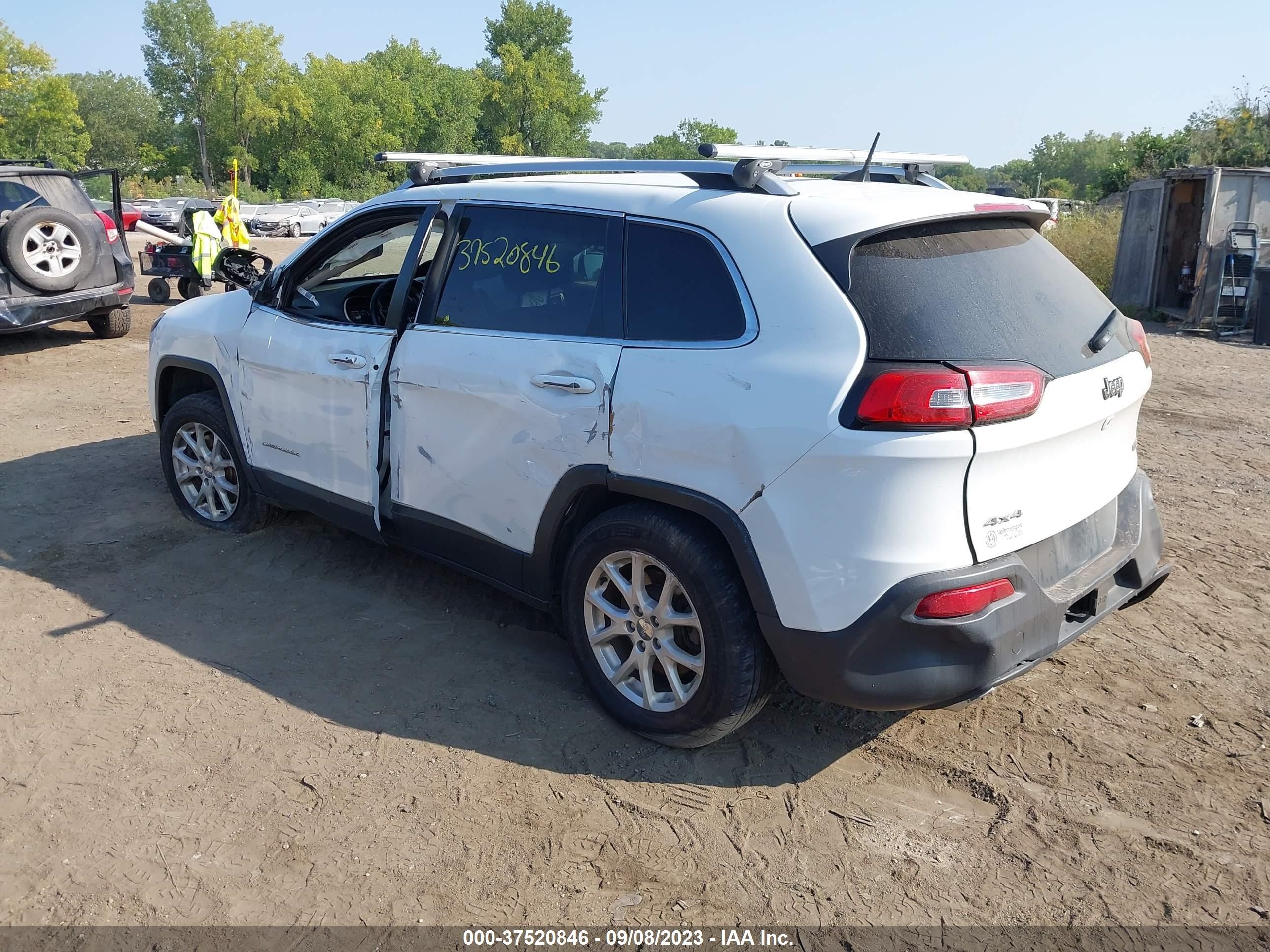 Photo 2 VIN: 1C4PJMCS8GW285778 - JEEP CHEROKEE 