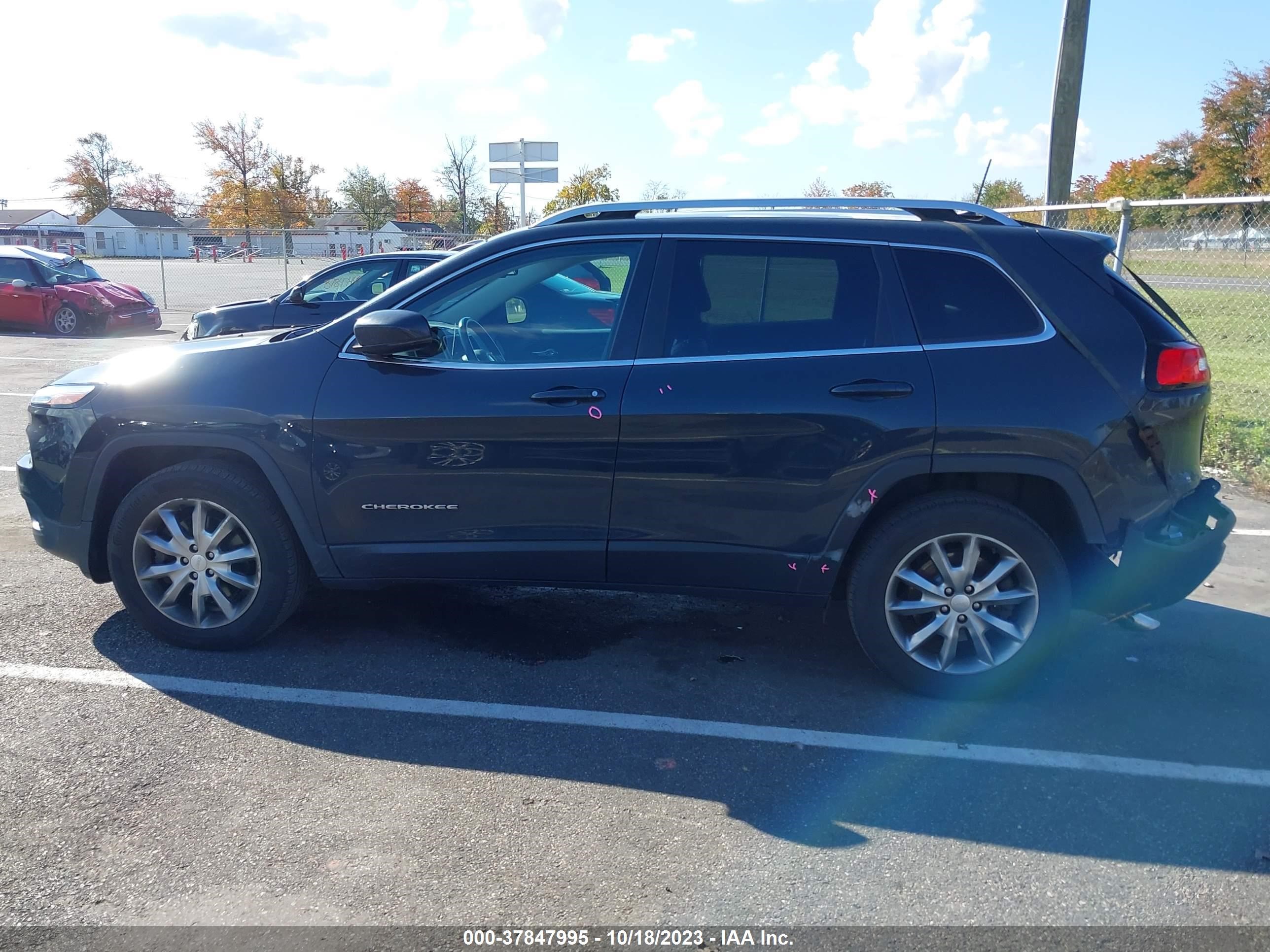 Photo 13 VIN: 1C4PJMDB2JD570347 - JEEP CHEROKEE 