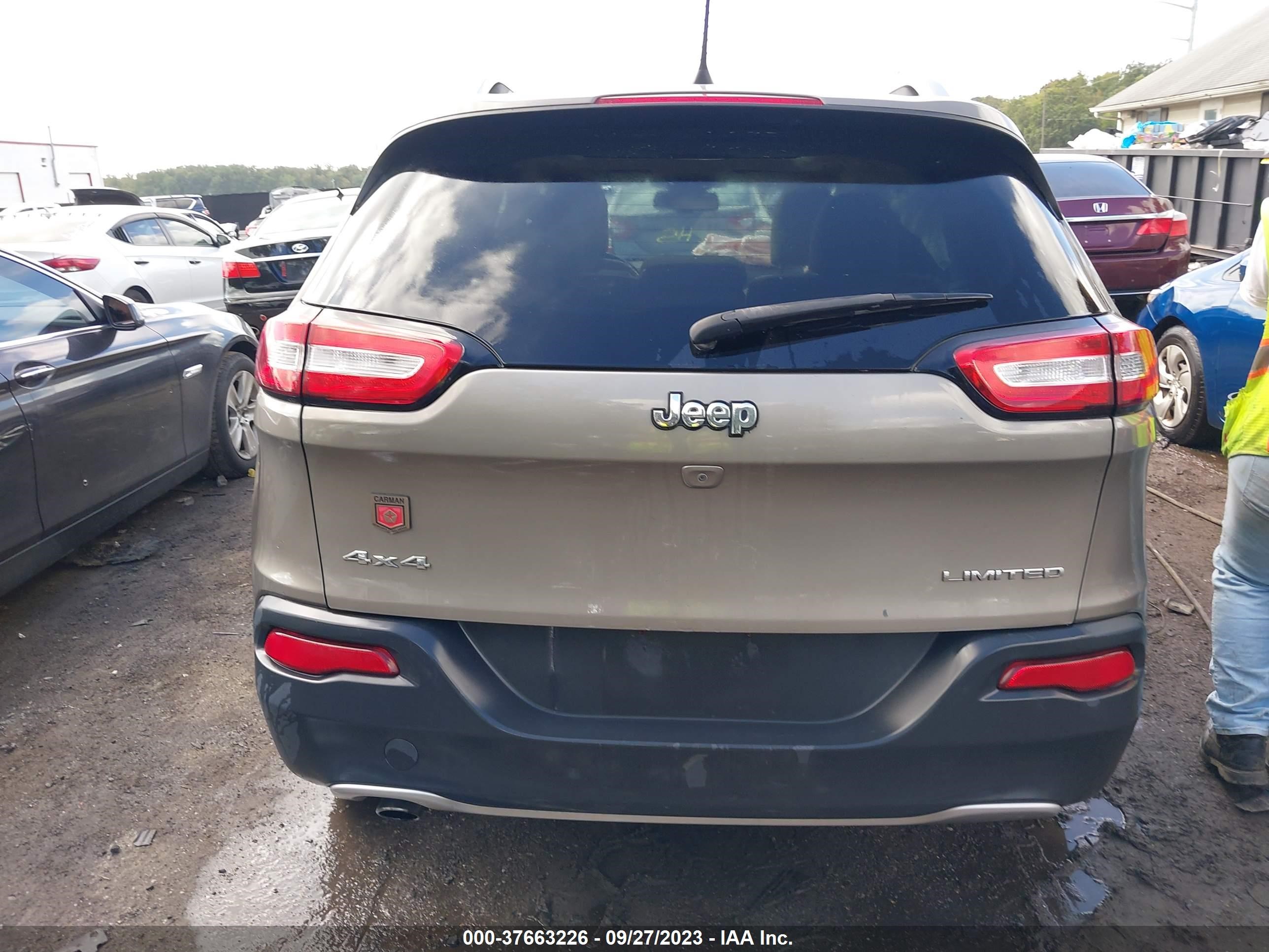 Photo 16 VIN: 1C4PJMDB9GW373074 - JEEP CHEROKEE 