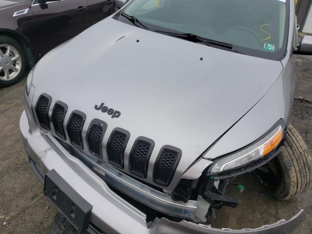 Photo 6 VIN: 1C4PJMDB9HW656477 - JEEP CHEROKEE 