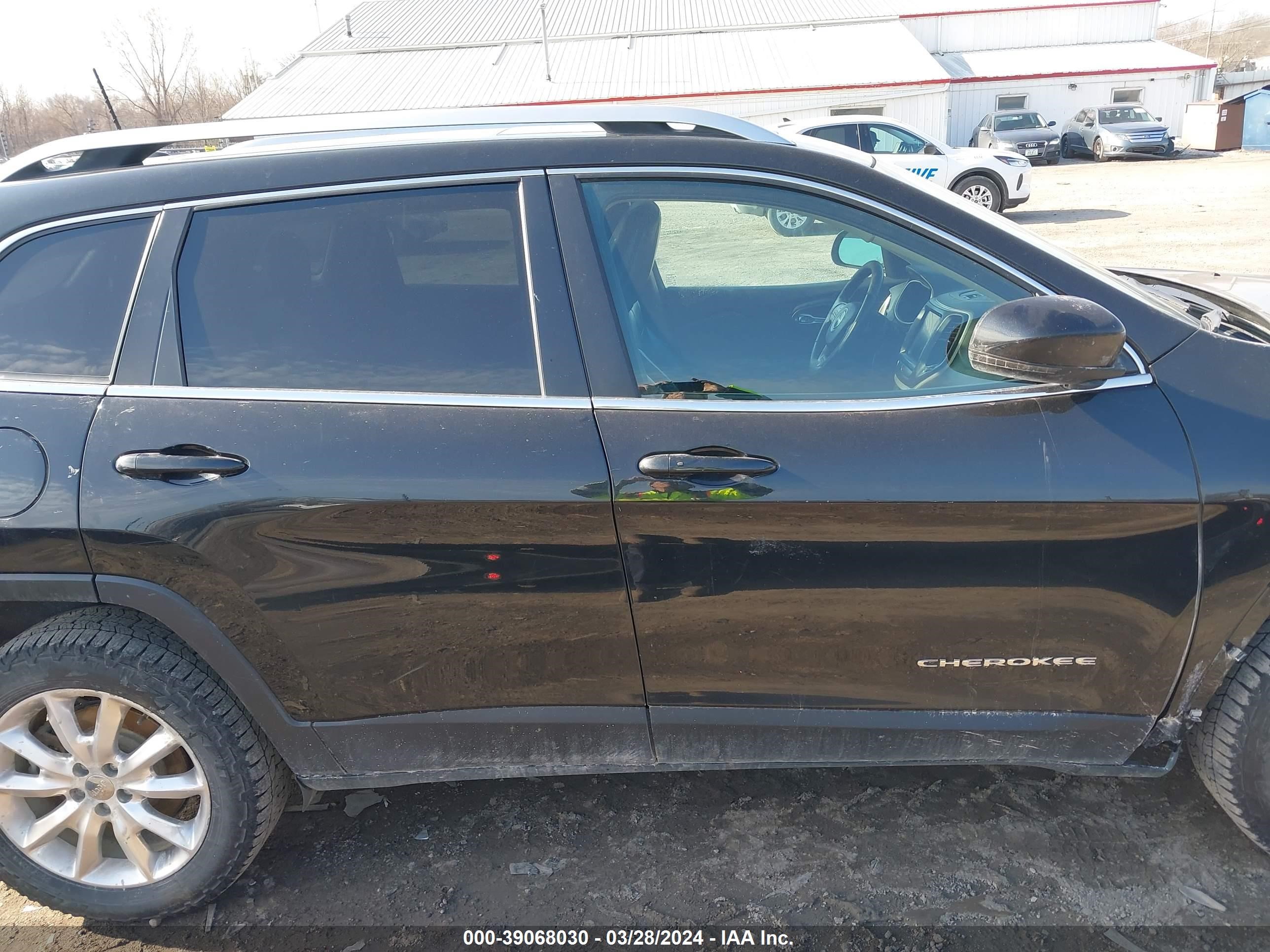 Photo 12 VIN: 1C4PJMDS9GW235423 - JEEP CHEROKEE 