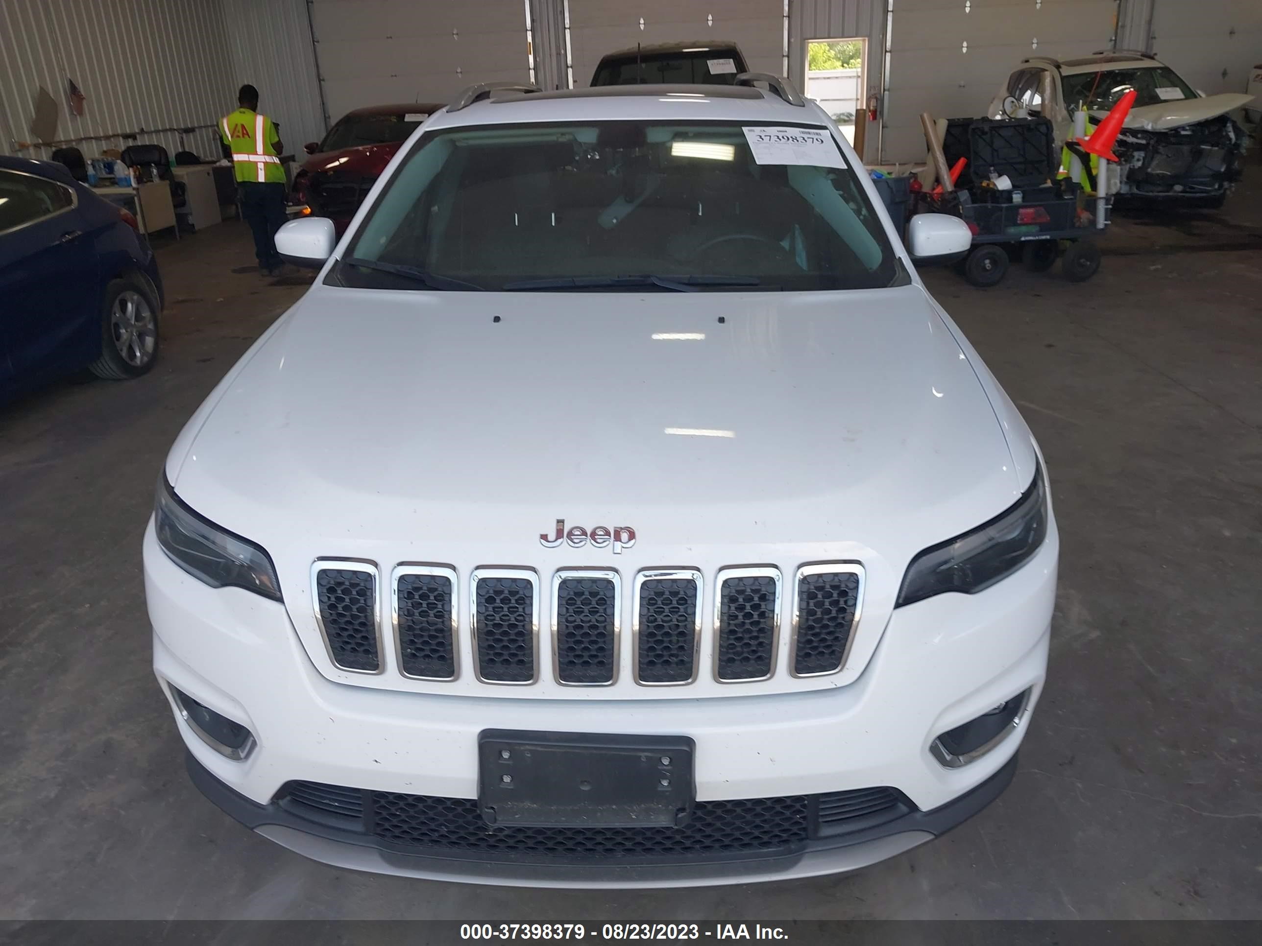 Photo 11 VIN: 1C4PJMDX1KD456675 - JEEP CHEROKEE 