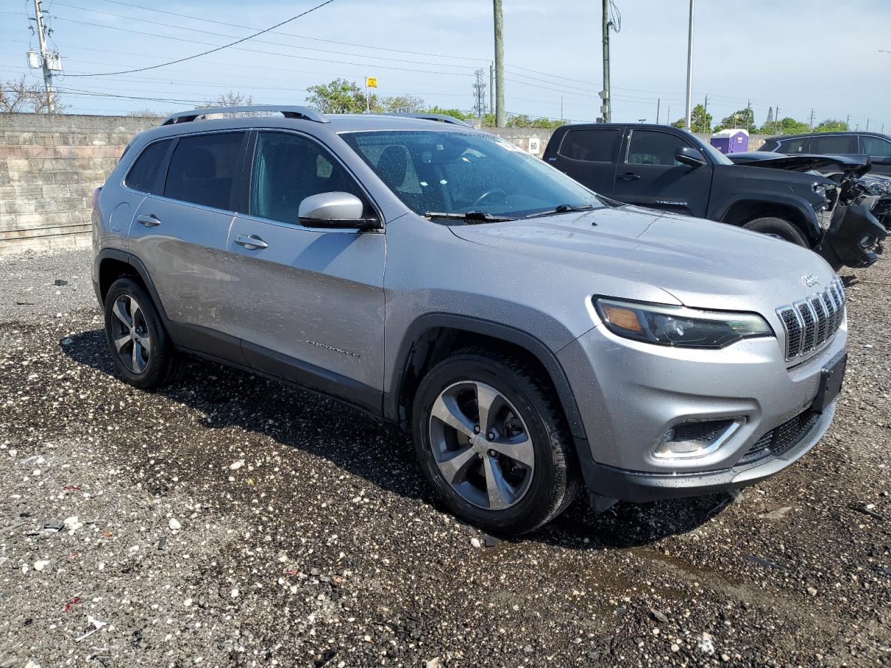 Photo 3 VIN: 1C4PJMDX2KD330695 - JEEP CHEROKEE L 