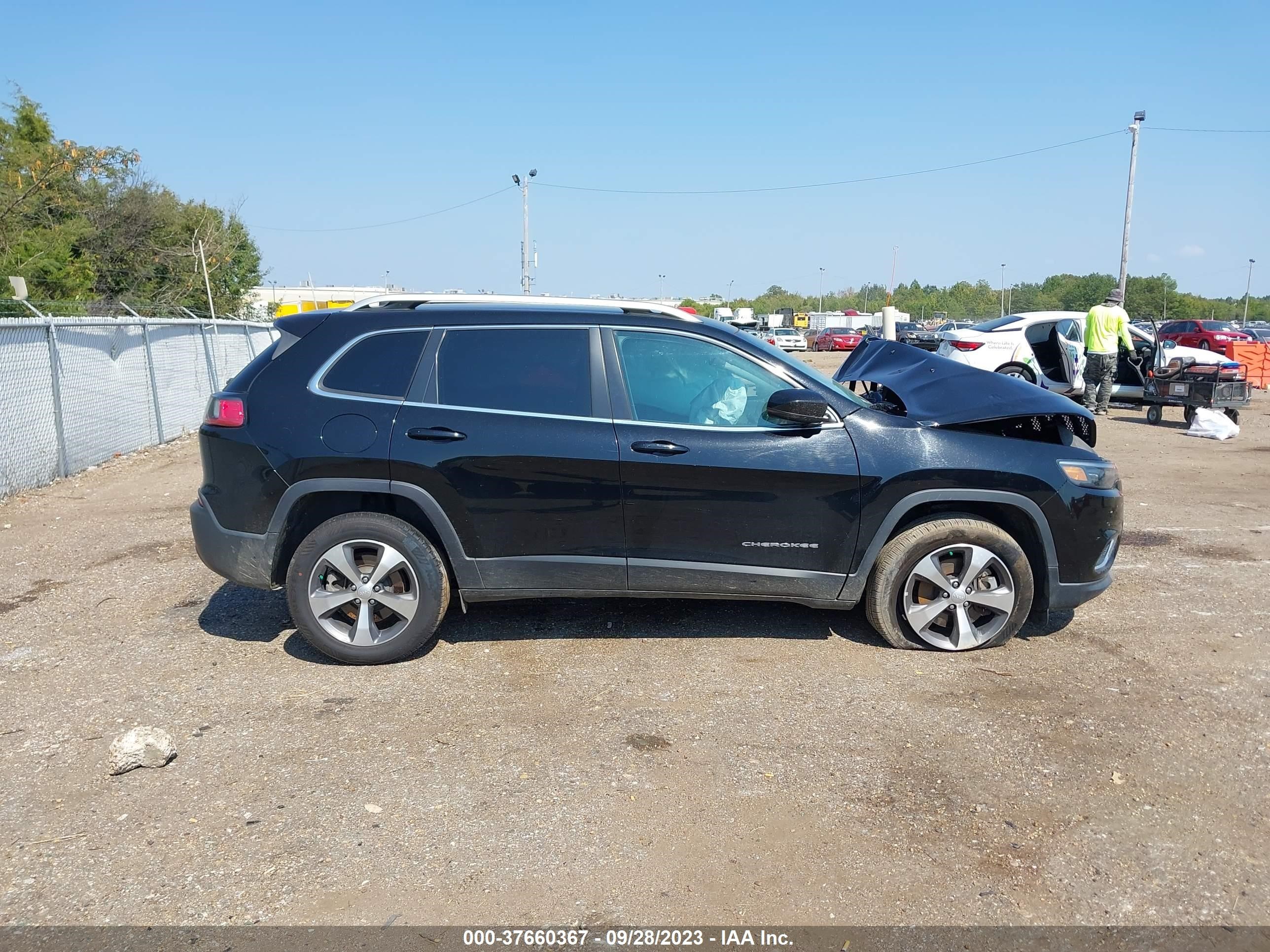 Photo 12 VIN: 1C4PJMDX5LD602450 - JEEP CHEROKEE 