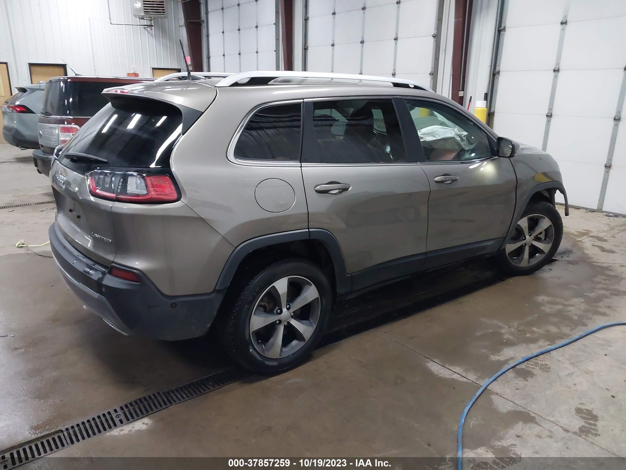 Photo 3 VIN: 1C4PJMDX6MD179086 - JEEP CHEROKEE 