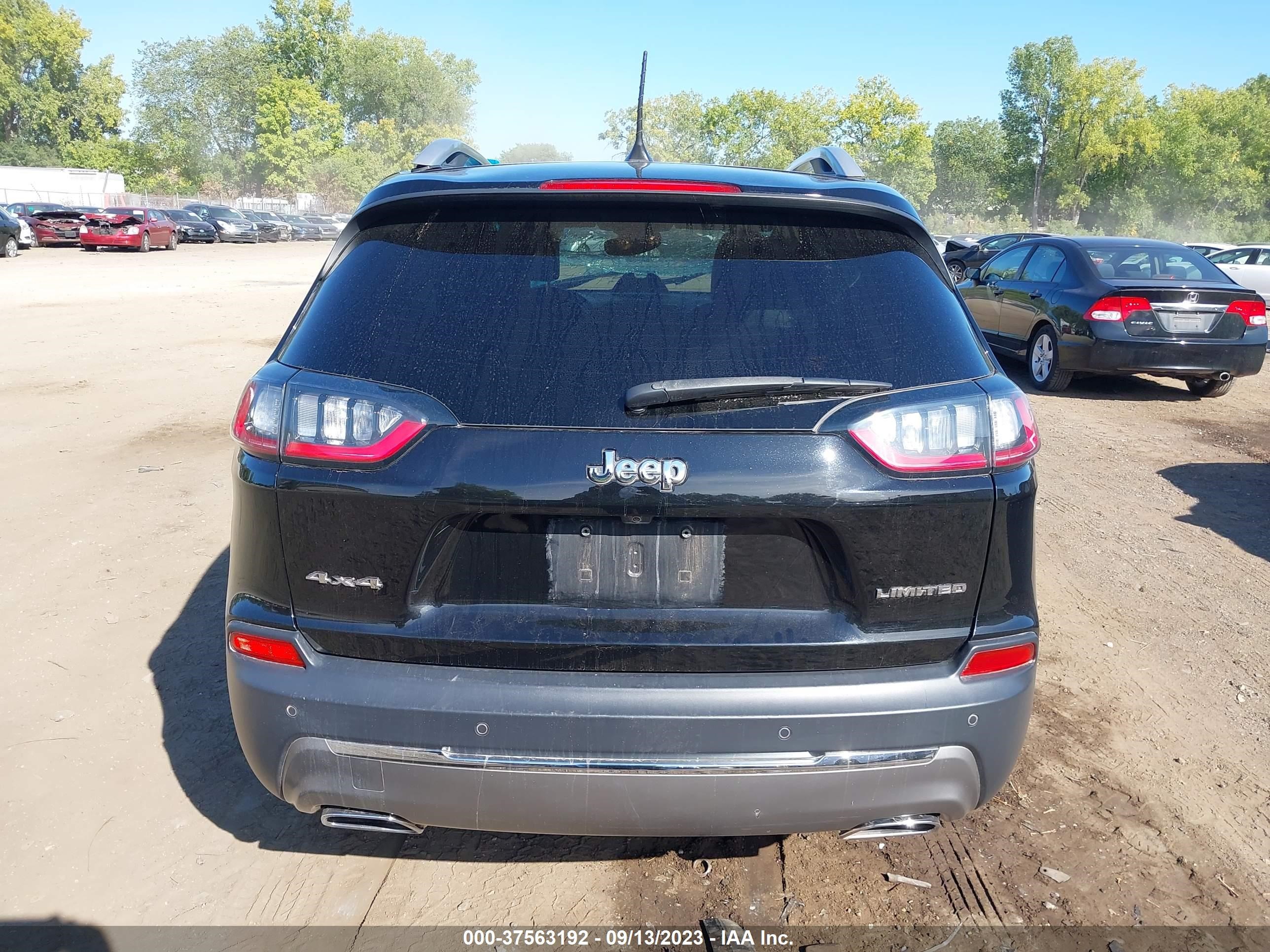 Photo 15 VIN: 1C4PJMDXXKD360897 - JEEP CHEROKEE 