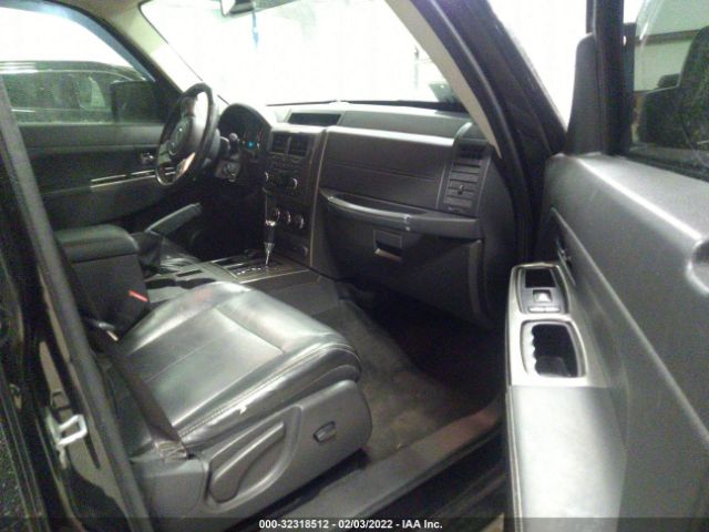 Photo 4 VIN: 1C4PJMFK3CW120324 - JEEP LIBERTY 