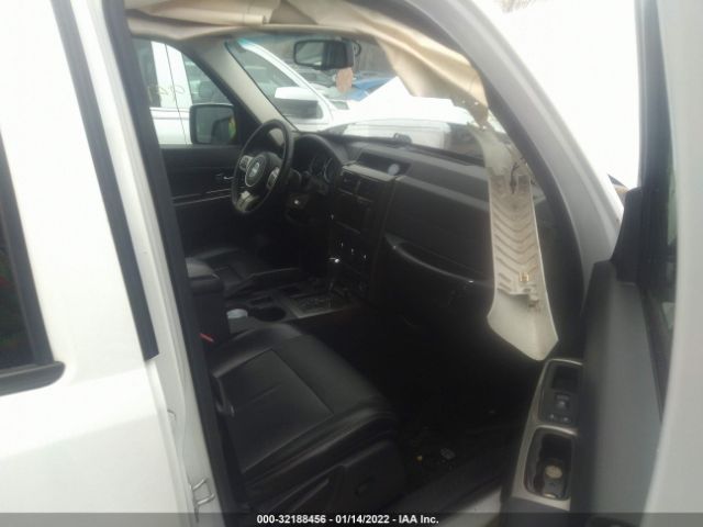 Photo 4 VIN: 1C4PJMFK5CW111088 - JEEP LIBERTY 