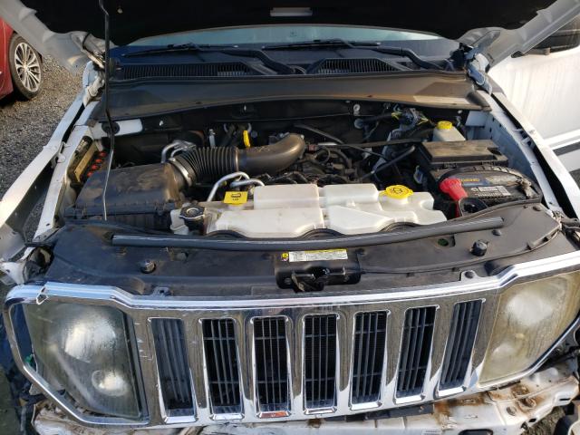 Photo 6 VIN: 1C4PJMFK9CW106184 - JEEP LIBERTY JE 