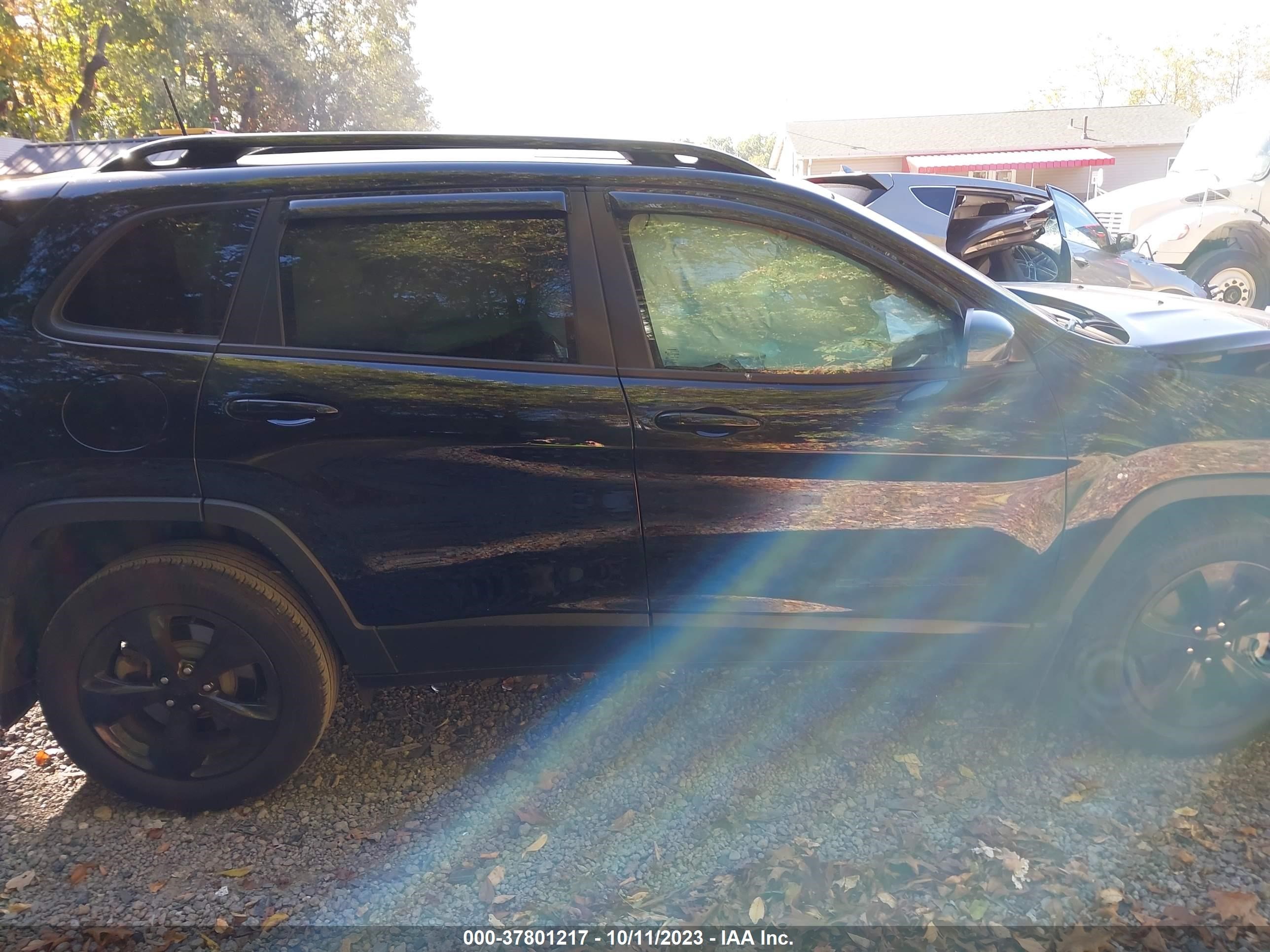 Photo 13 VIN: 1C4PJMLB1LD579657 - JEEP CHEROKEE 