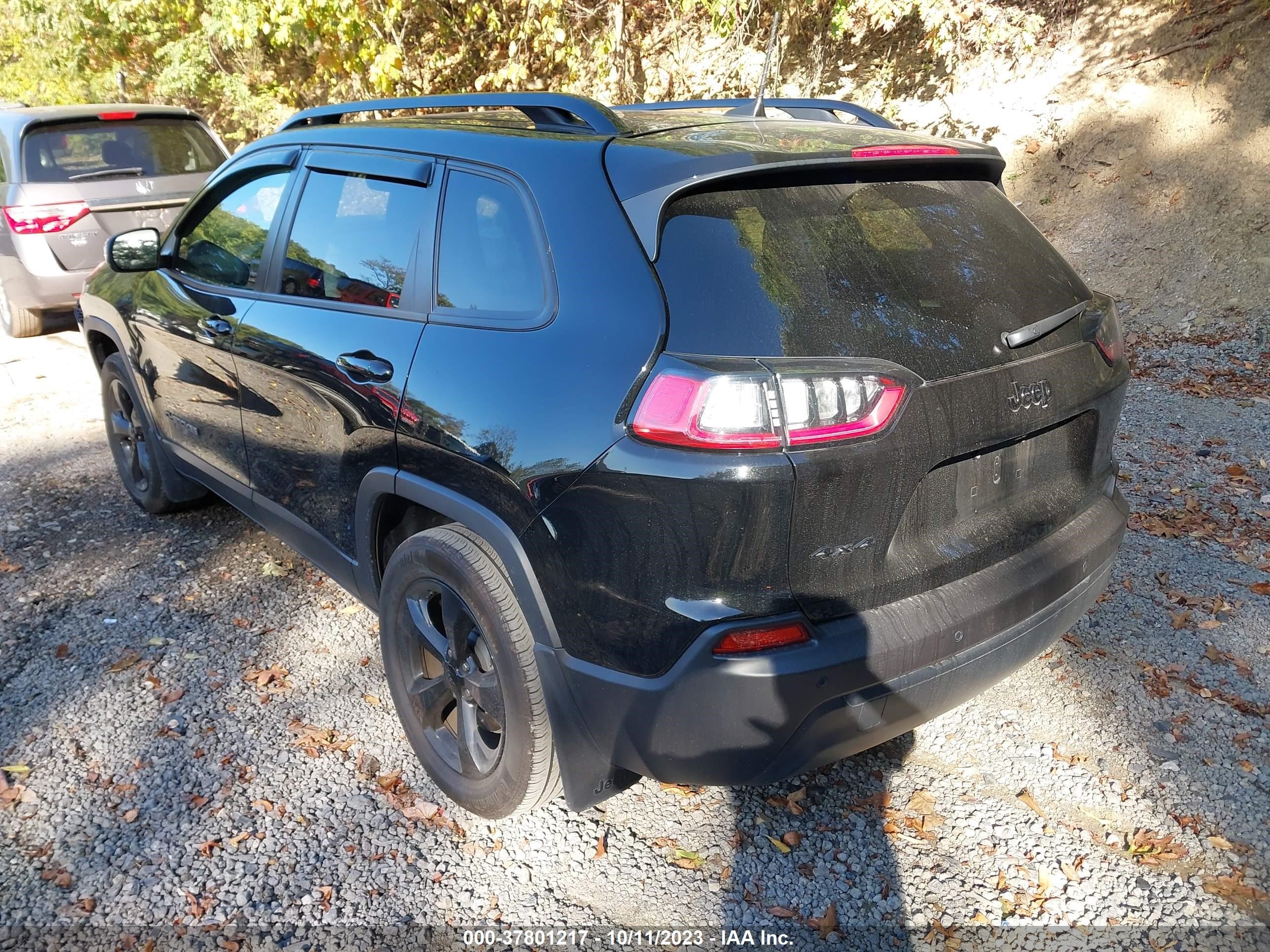 Photo 2 VIN: 1C4PJMLB1LD579657 - JEEP CHEROKEE 