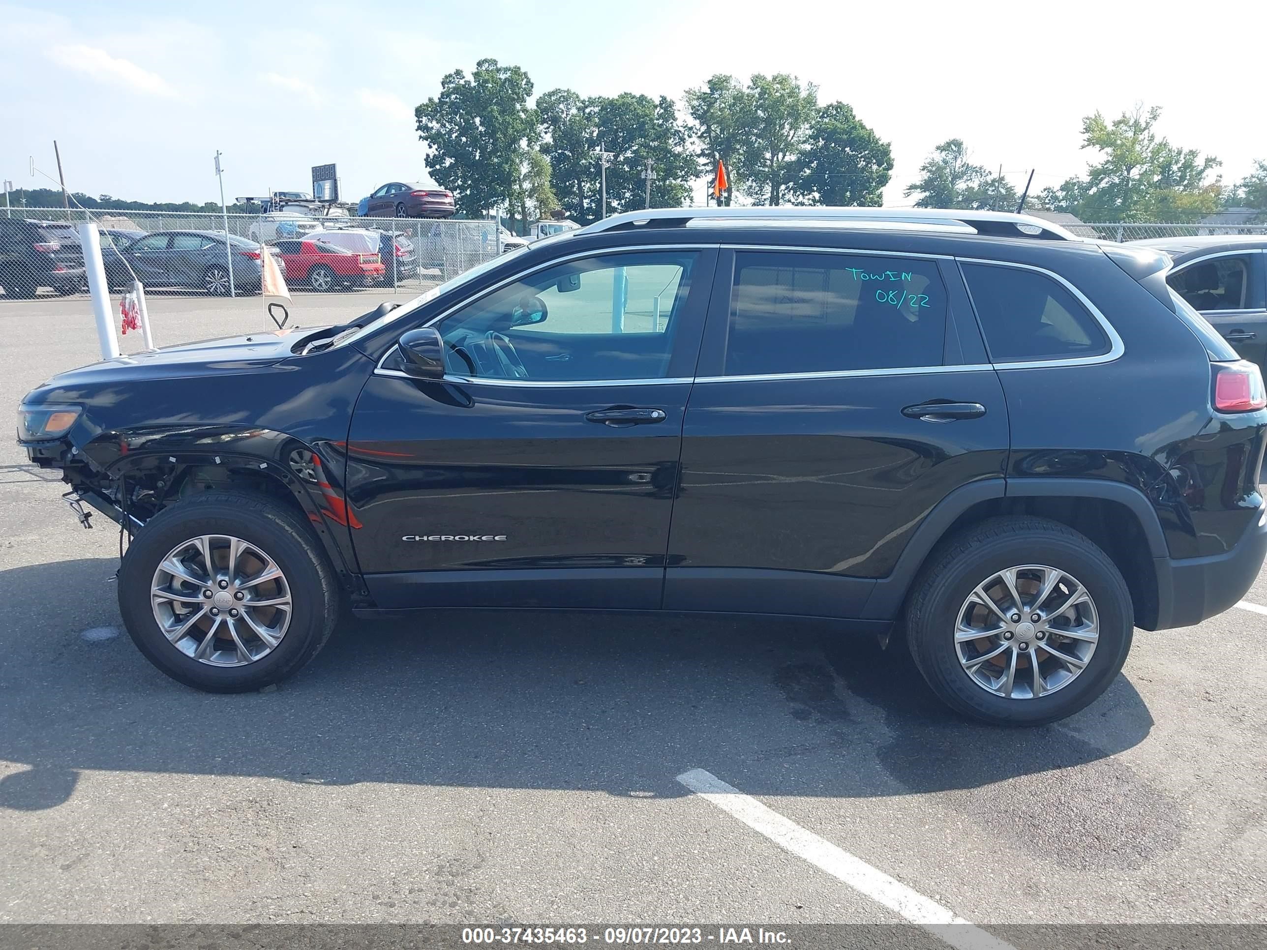 Photo 13 VIN: 1C4PJMLB7MD101129 - JEEP CHEROKEE 