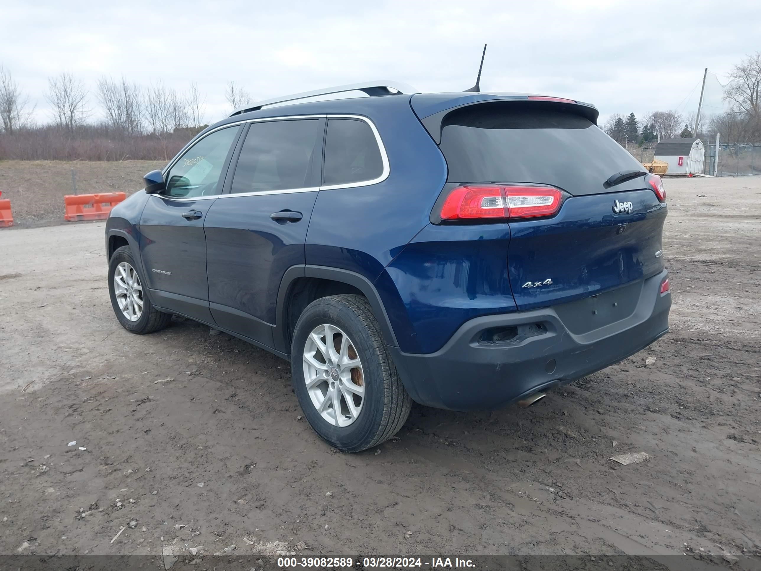 Photo 2 VIN: 1C4PJMLB9JD530607 - JEEP CHEROKEE 