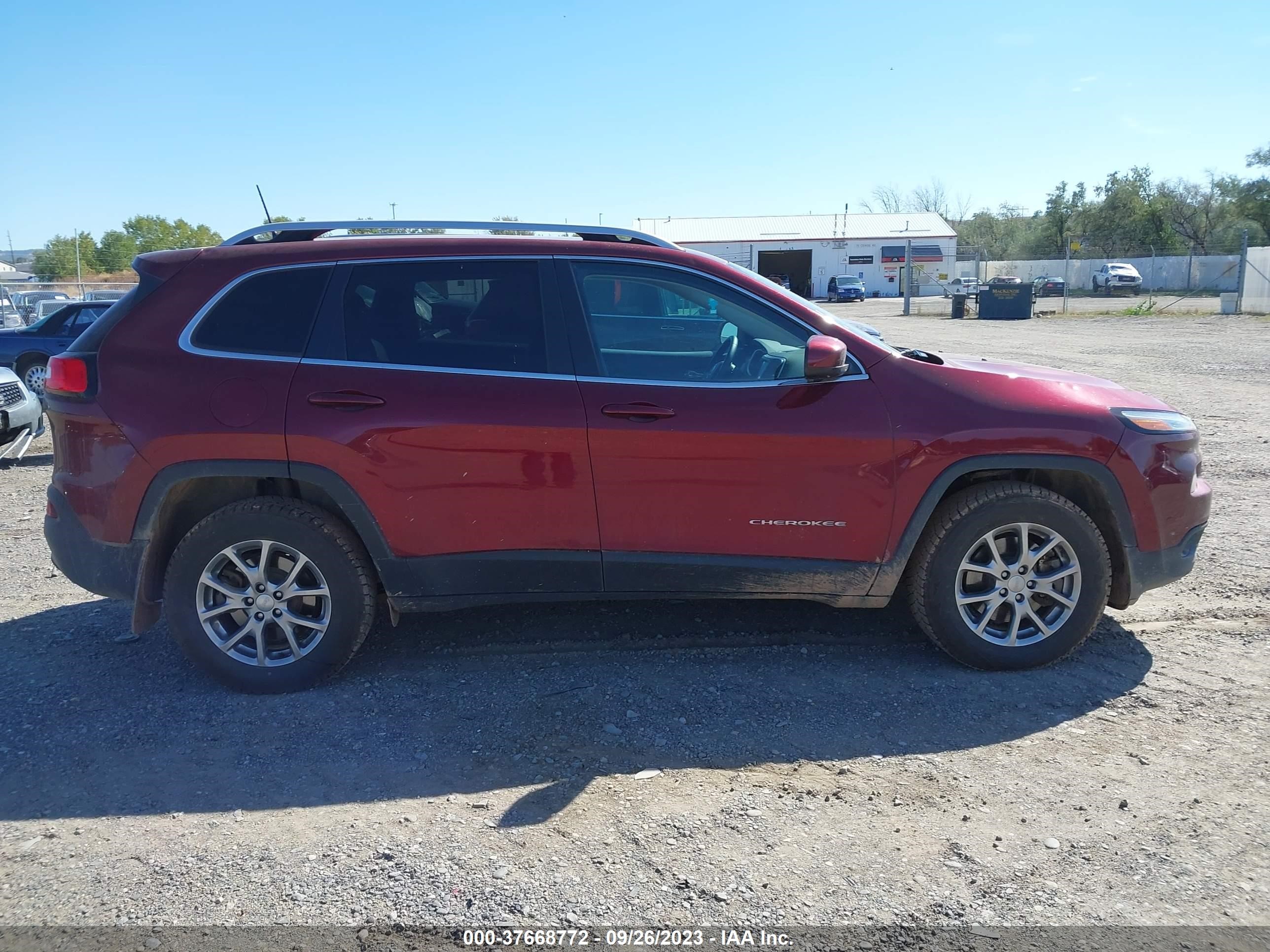 Photo 12 VIN: 1C4PJMLX0JD617324 - JEEP CHEROKEE 