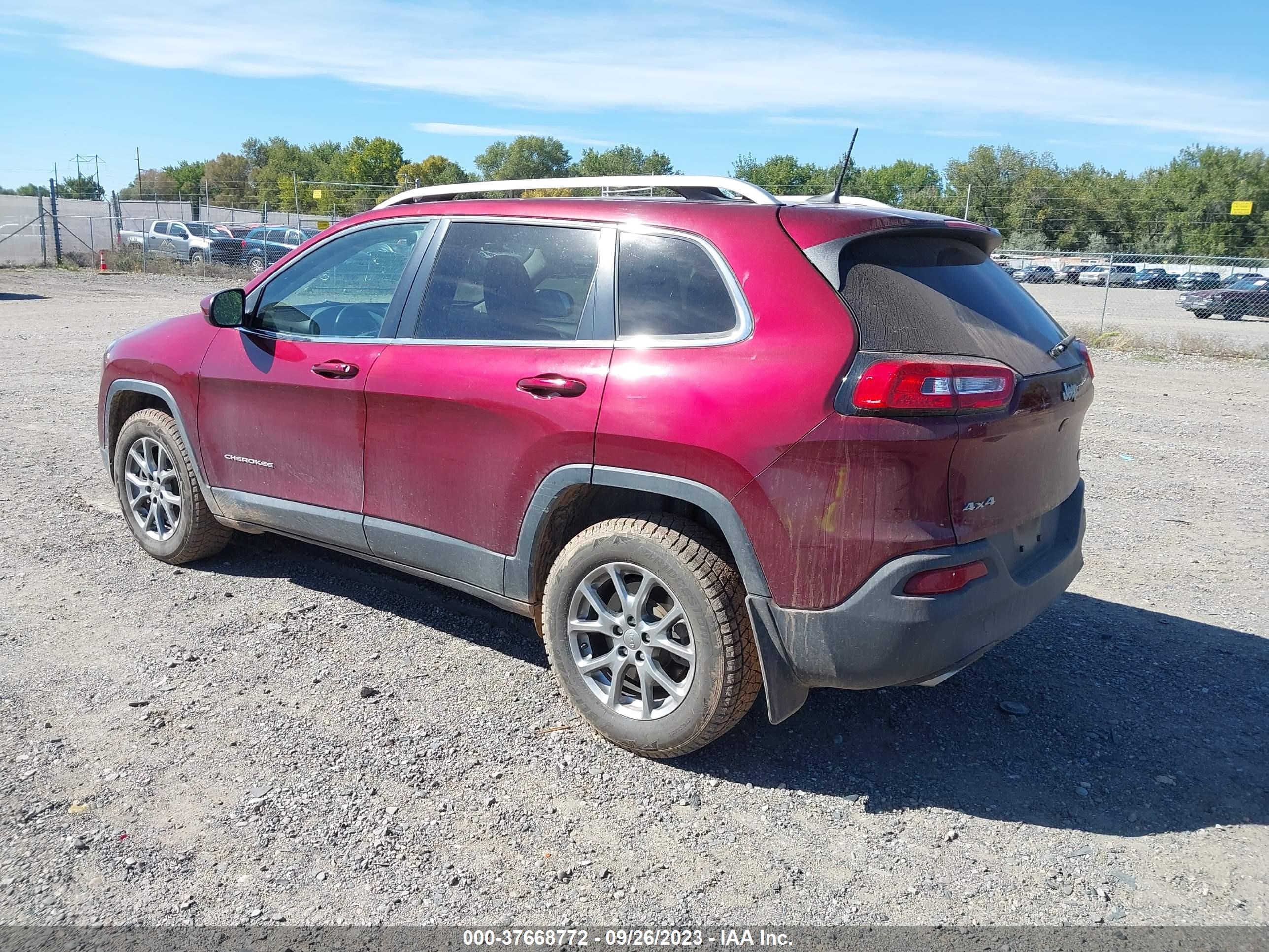 Photo 2 VIN: 1C4PJMLX0JD617324 - JEEP CHEROKEE 