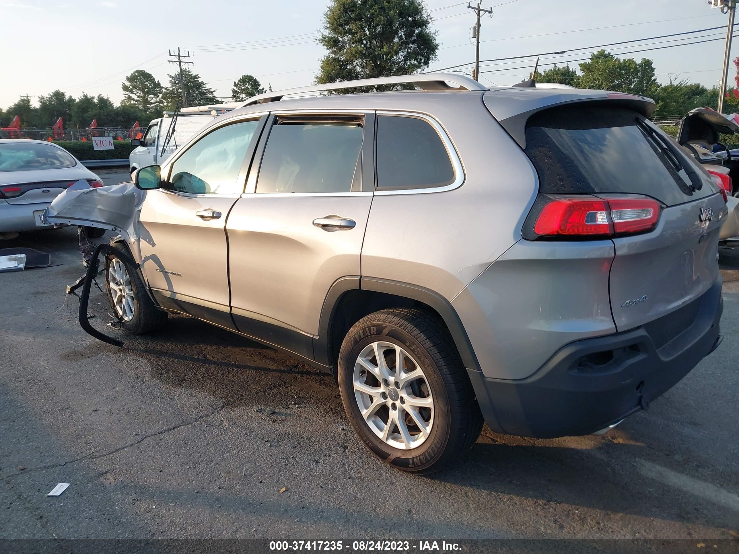 Photo 2 VIN: 1C4PJMLX8JD588770 - JEEP CHEROKEE 