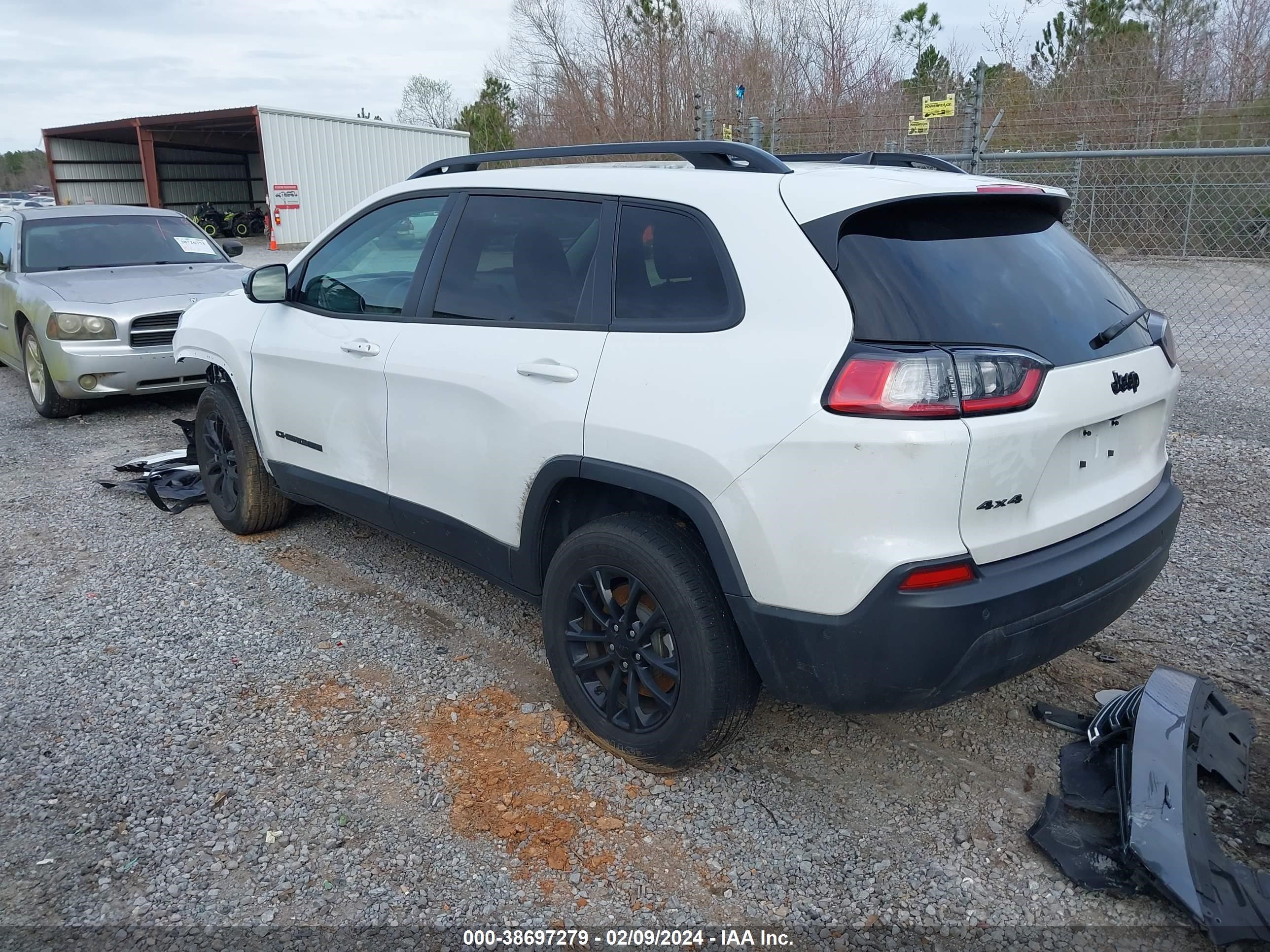 Photo 2 VIN: 1C4PJMMB0PD111486 - JEEP CHEROKEE 