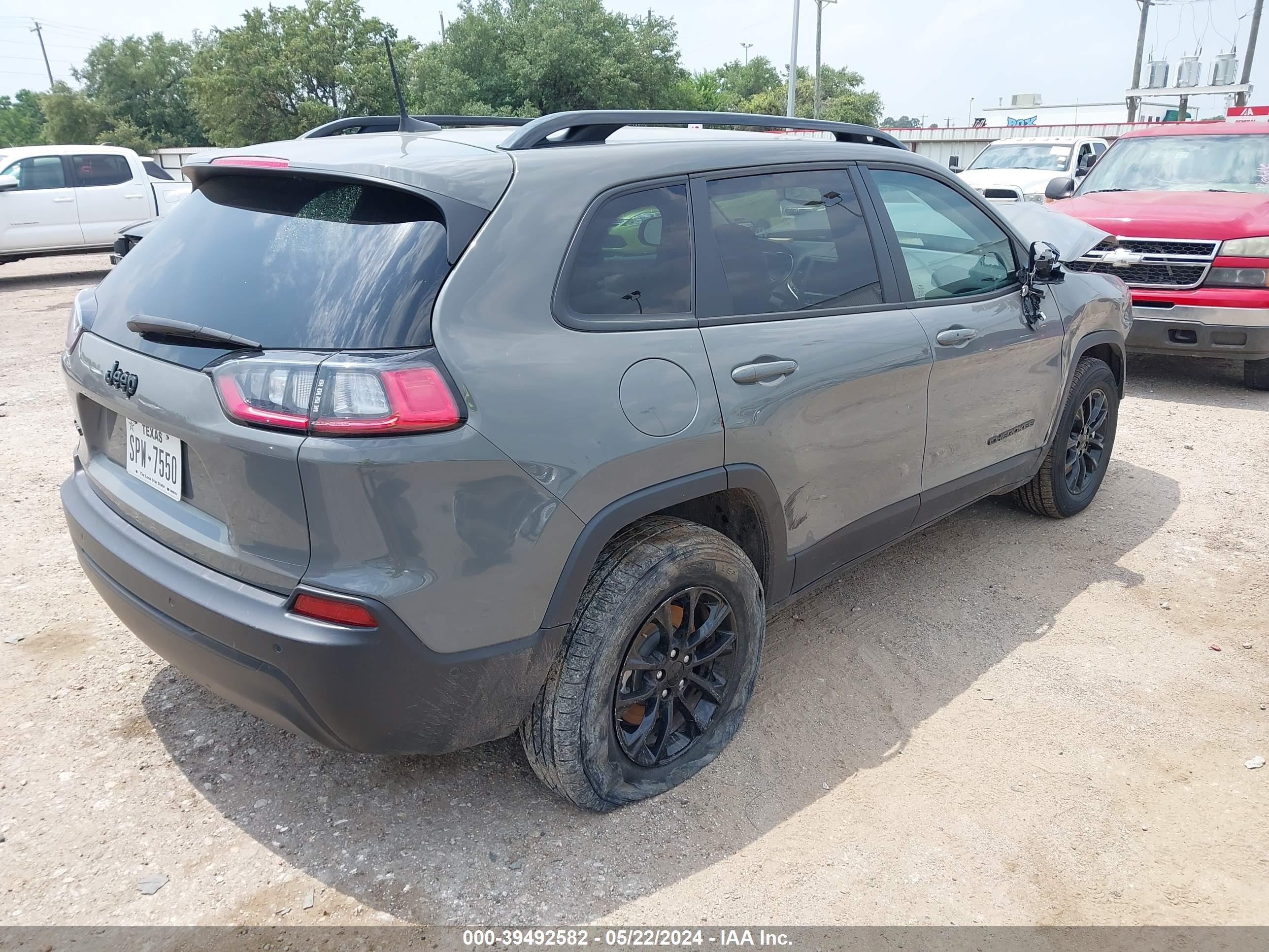 Photo 3 VIN: 1C4PJMMB0PD111682 - JEEP CHEROKEE 