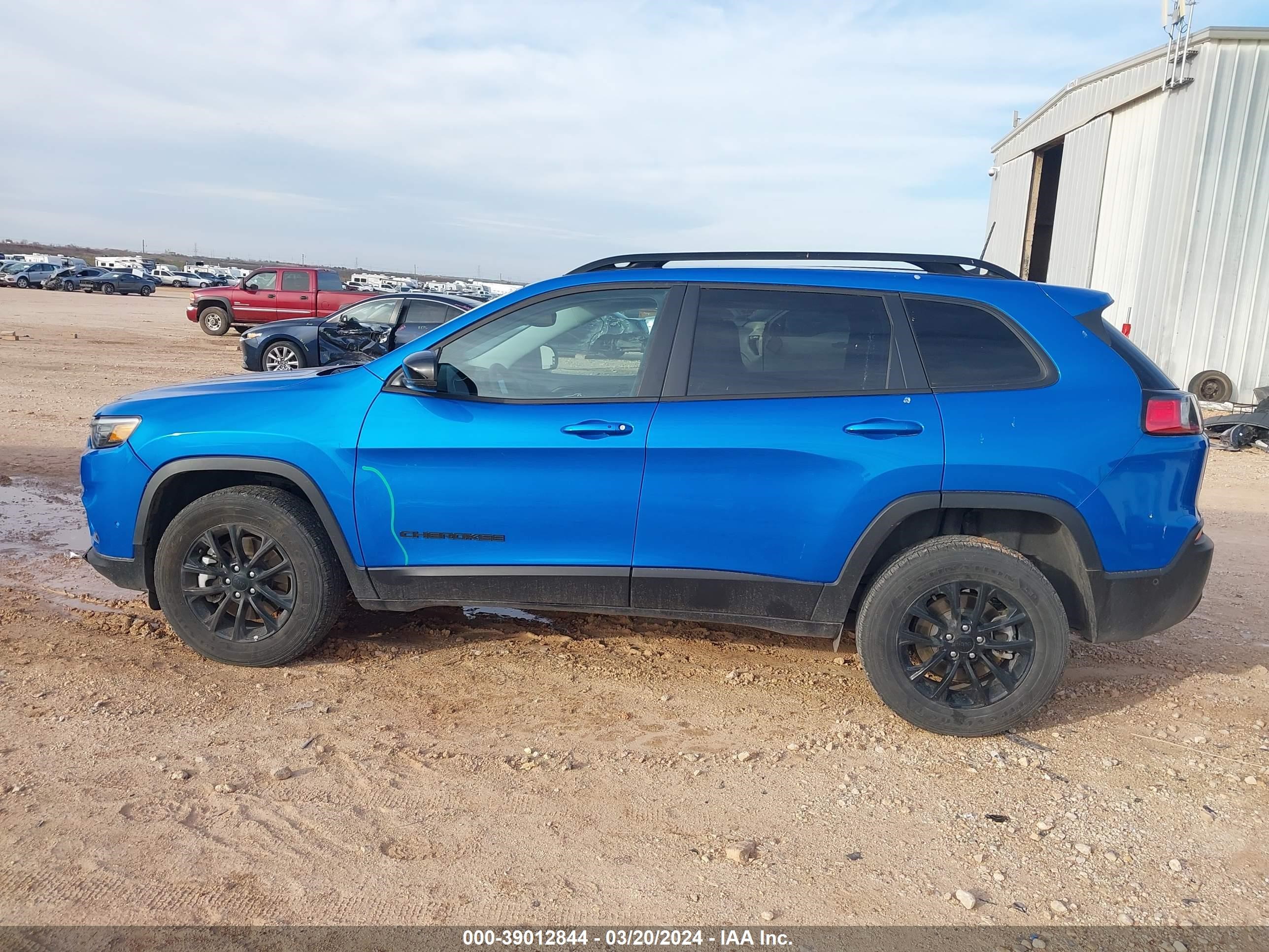 Photo 13 VIN: 1C4PJMMB1PD115188 - JEEP CHEROKEE 