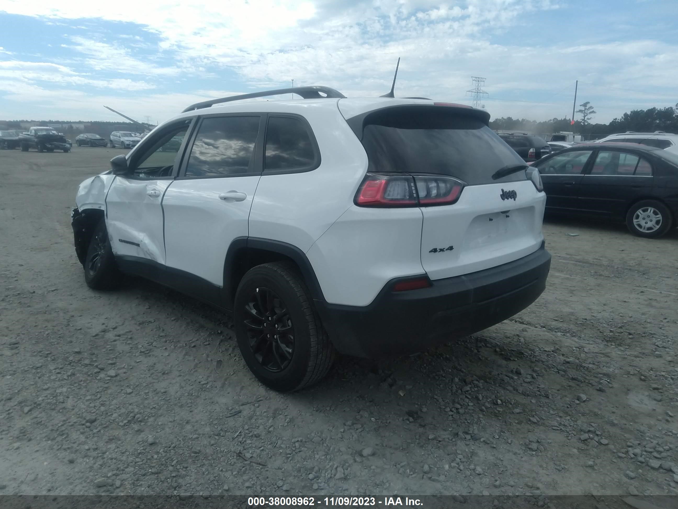 Photo 2 VIN: 1C4PJMMB3PD112809 - JEEP CHEROKEE 