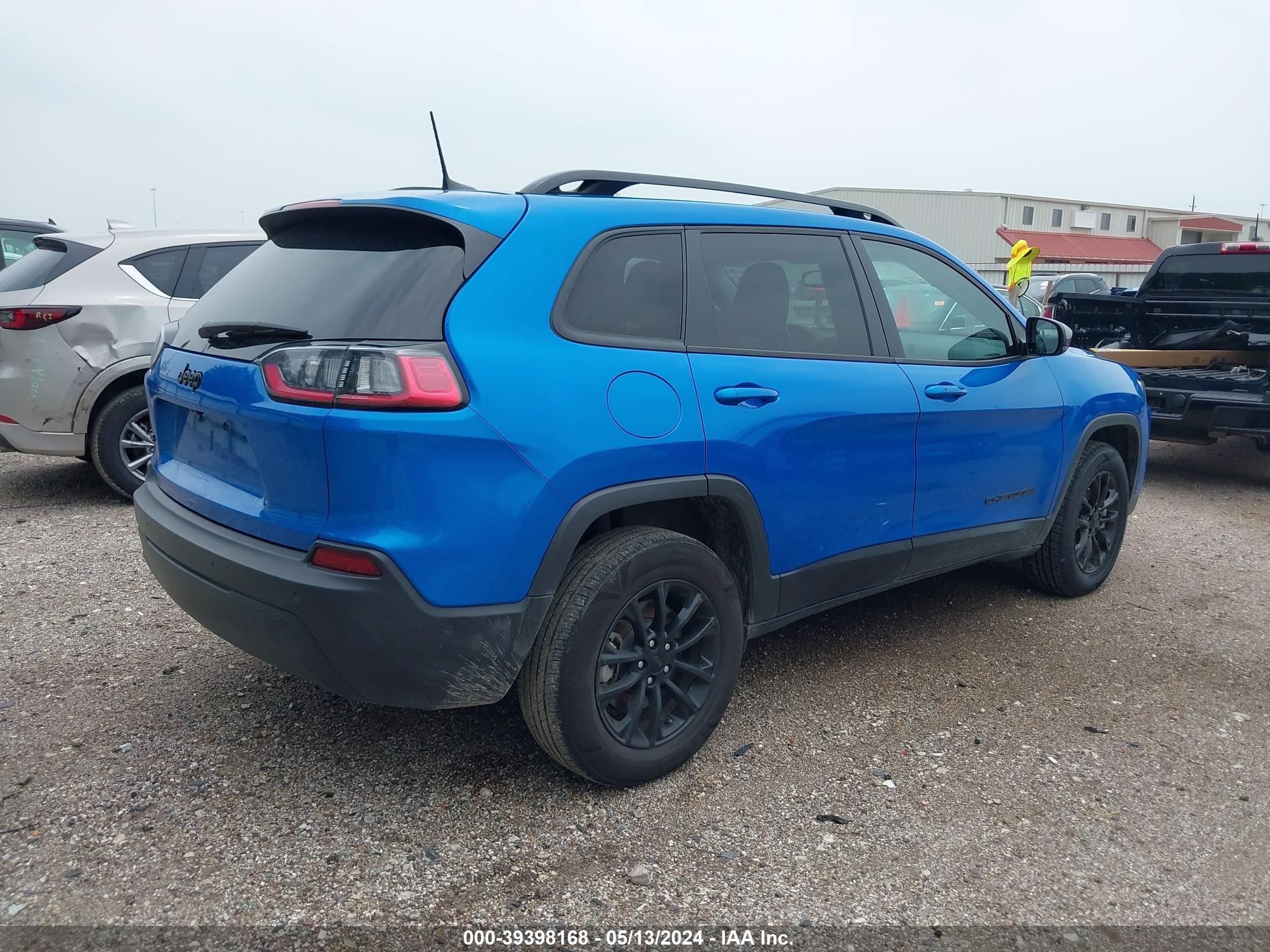 Photo 3 VIN: 1C4PJMMB8PD114720 - JEEP CHEROKEE 