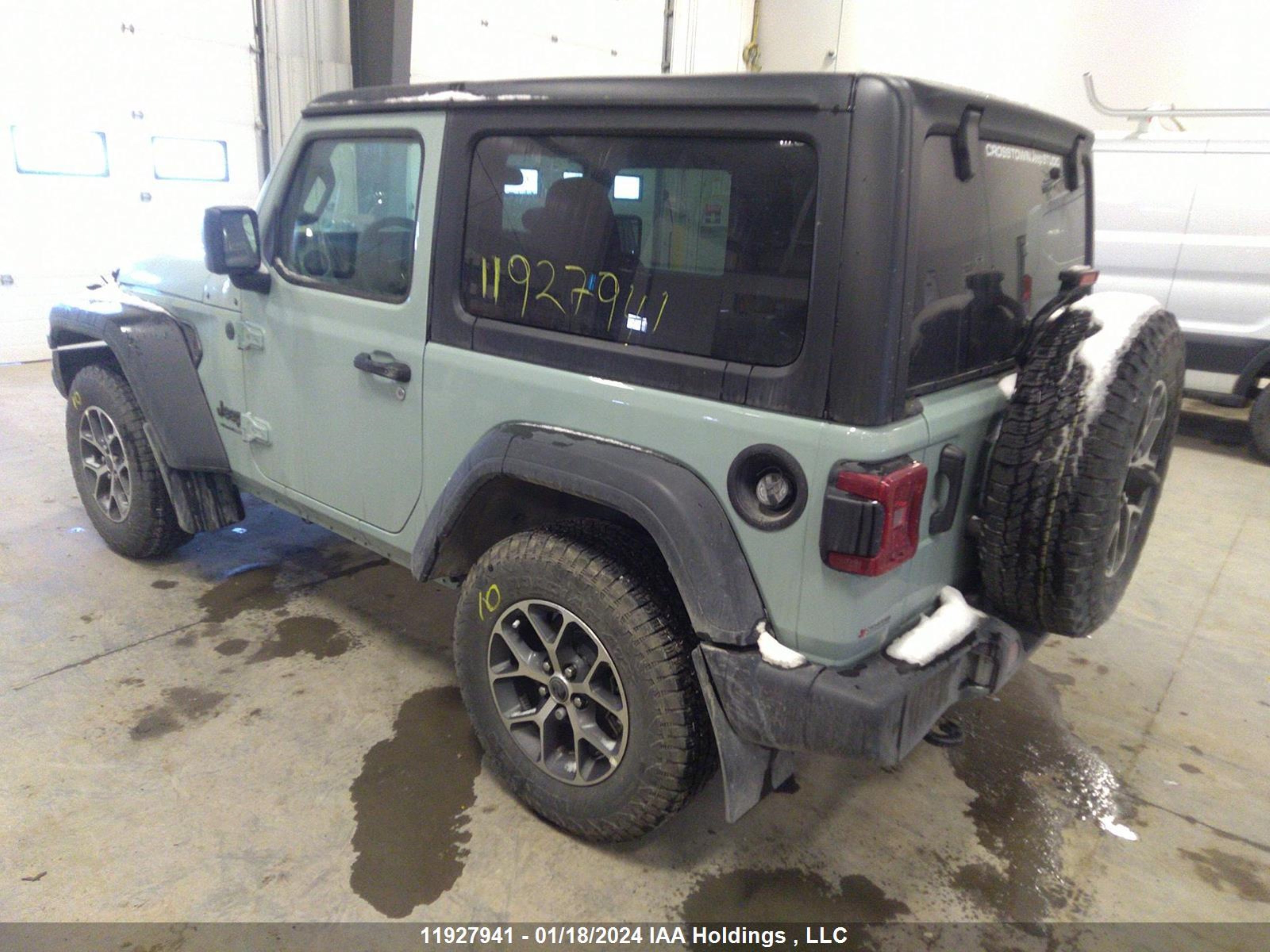 Photo 2 VIN: 1C4PJXAN3RW119962 - JEEP WRANGLER 